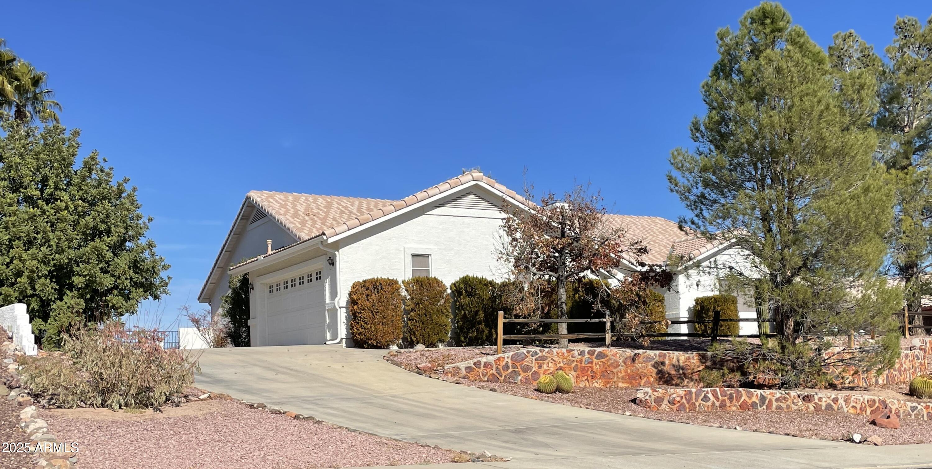 980 W SANTA FE Drive