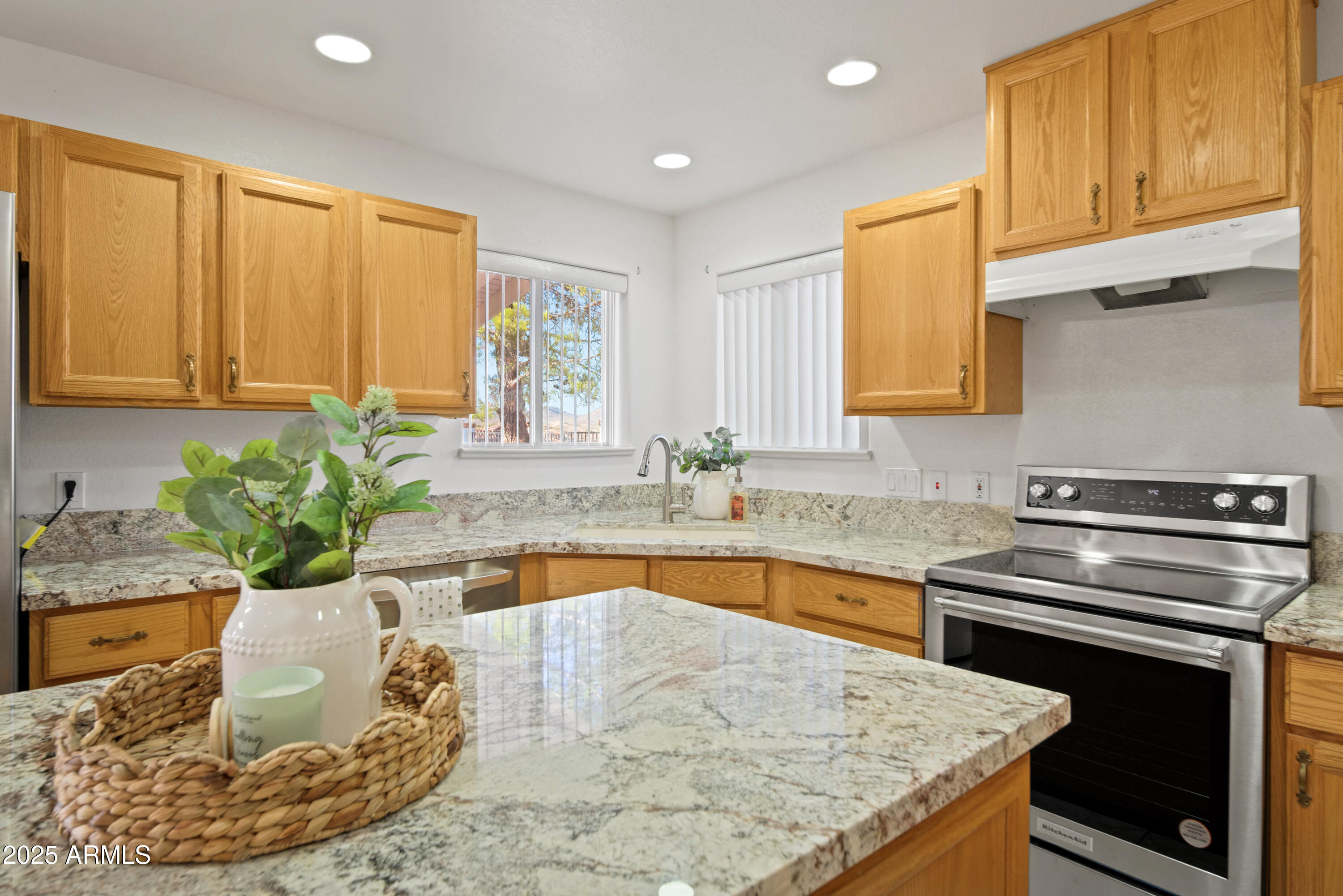 980 W SANTA FE Drive