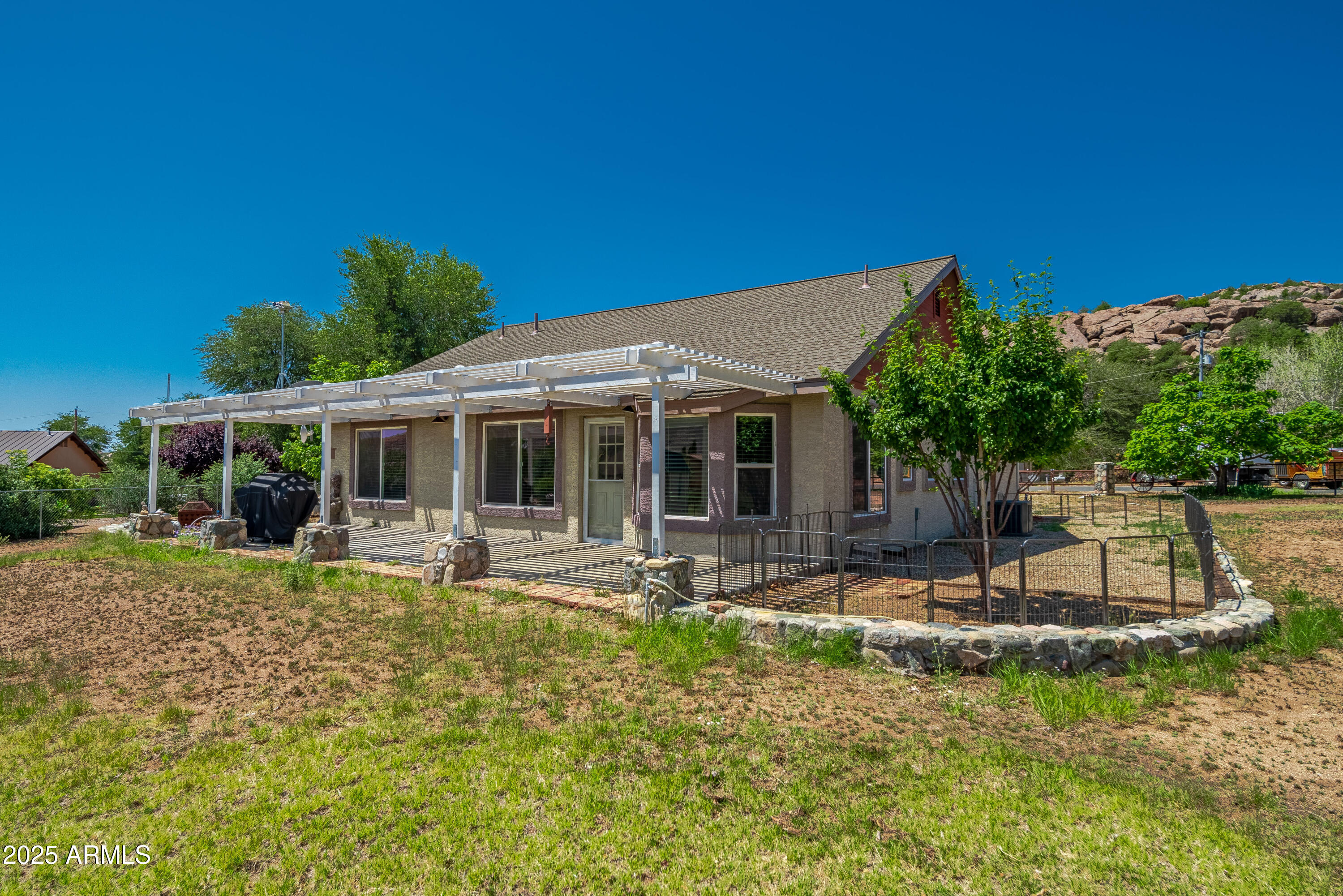 17696 W FOOTHILL Road