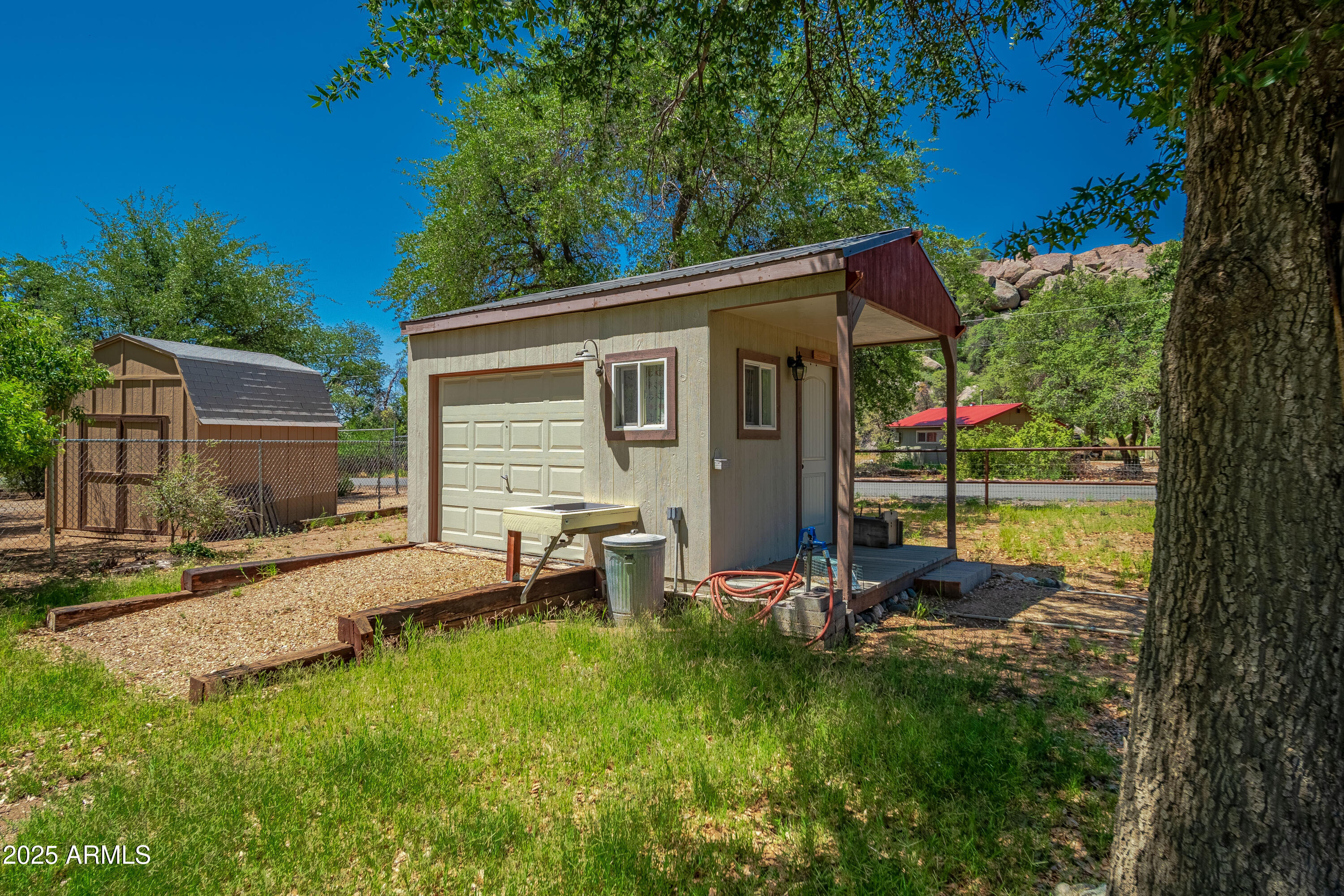 17696 W FOOTHILL Road