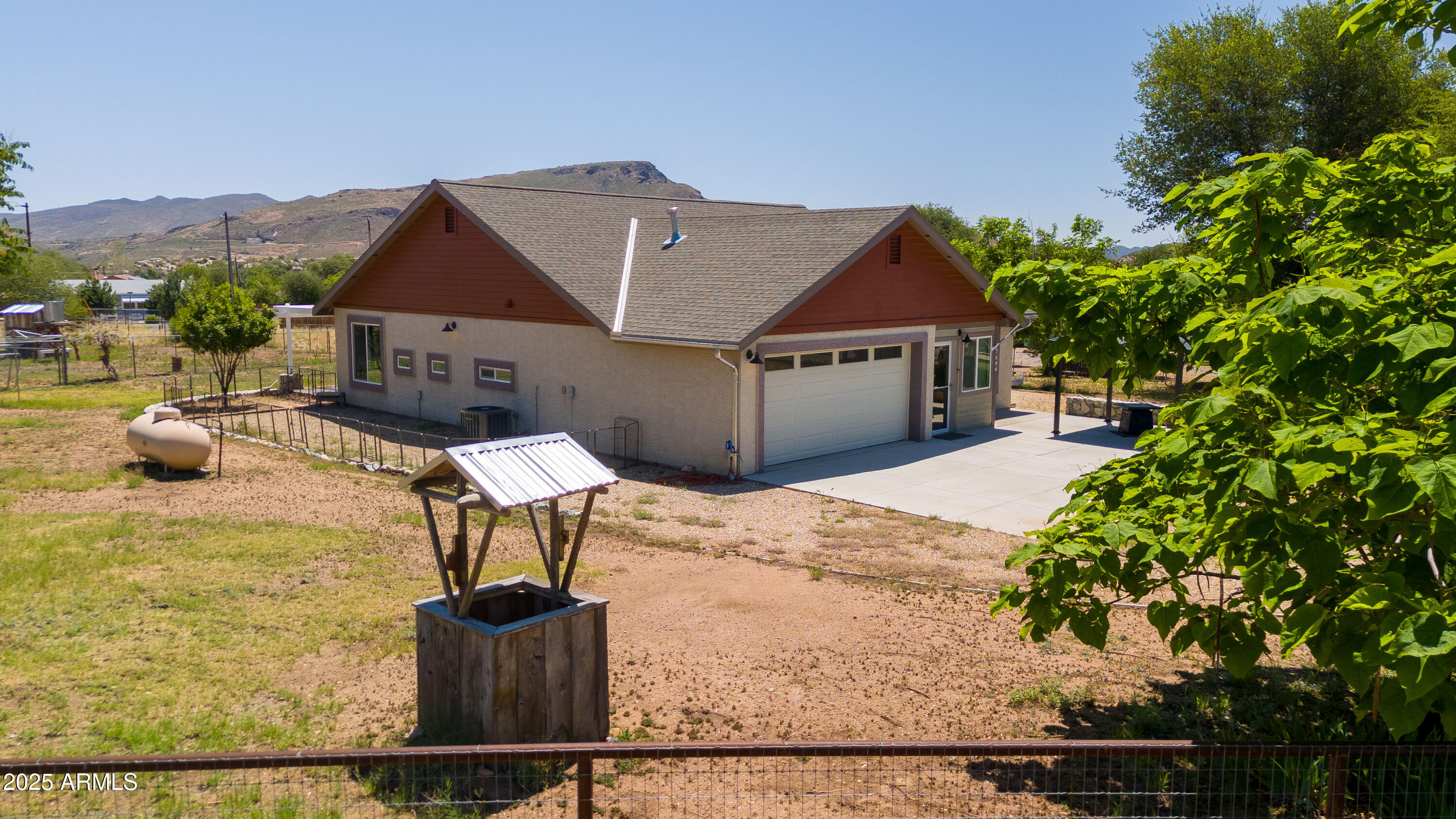17696 W FOOTHILL Road