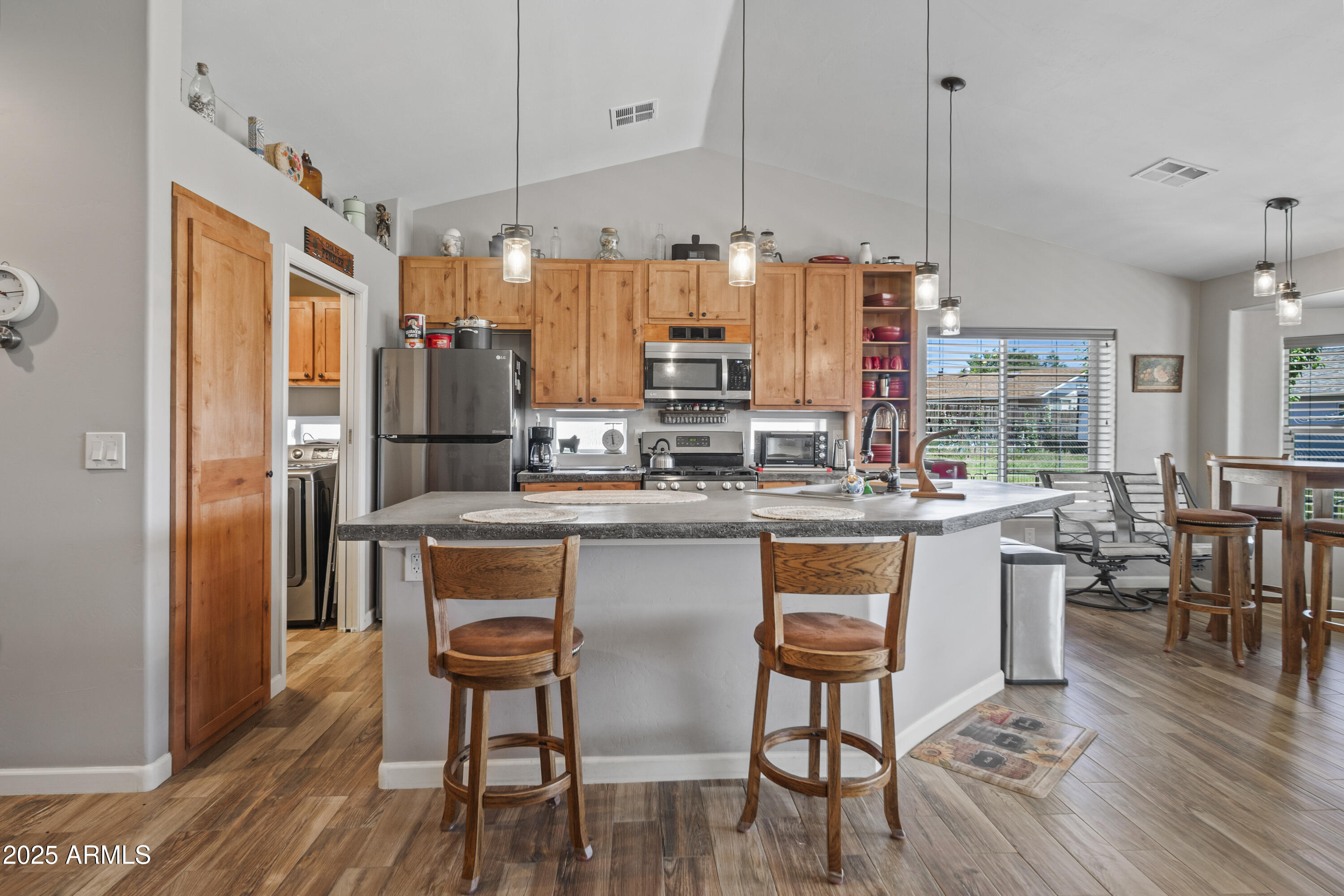 17696 W FOOTHILL Road
