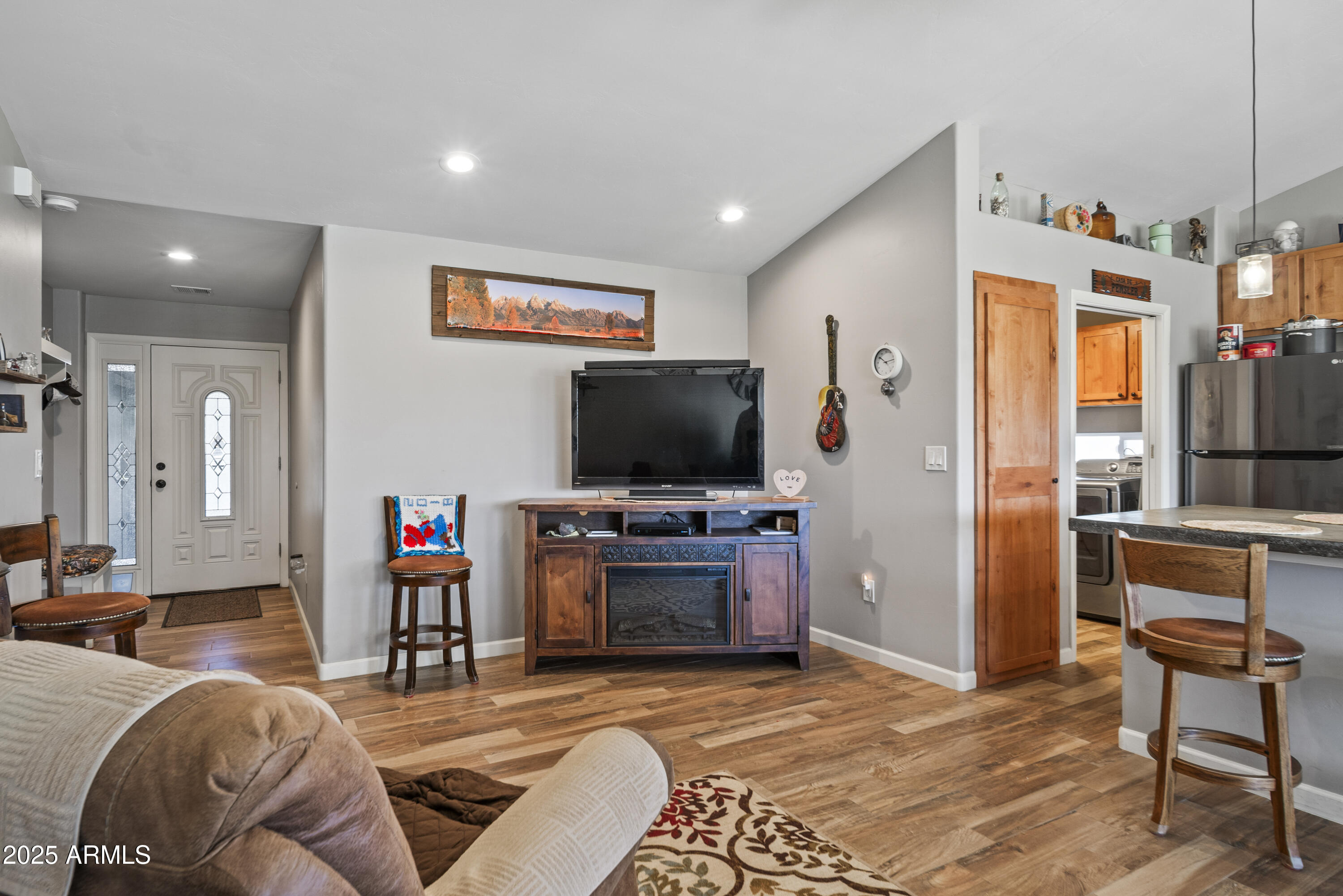 17696 W FOOTHILL Road