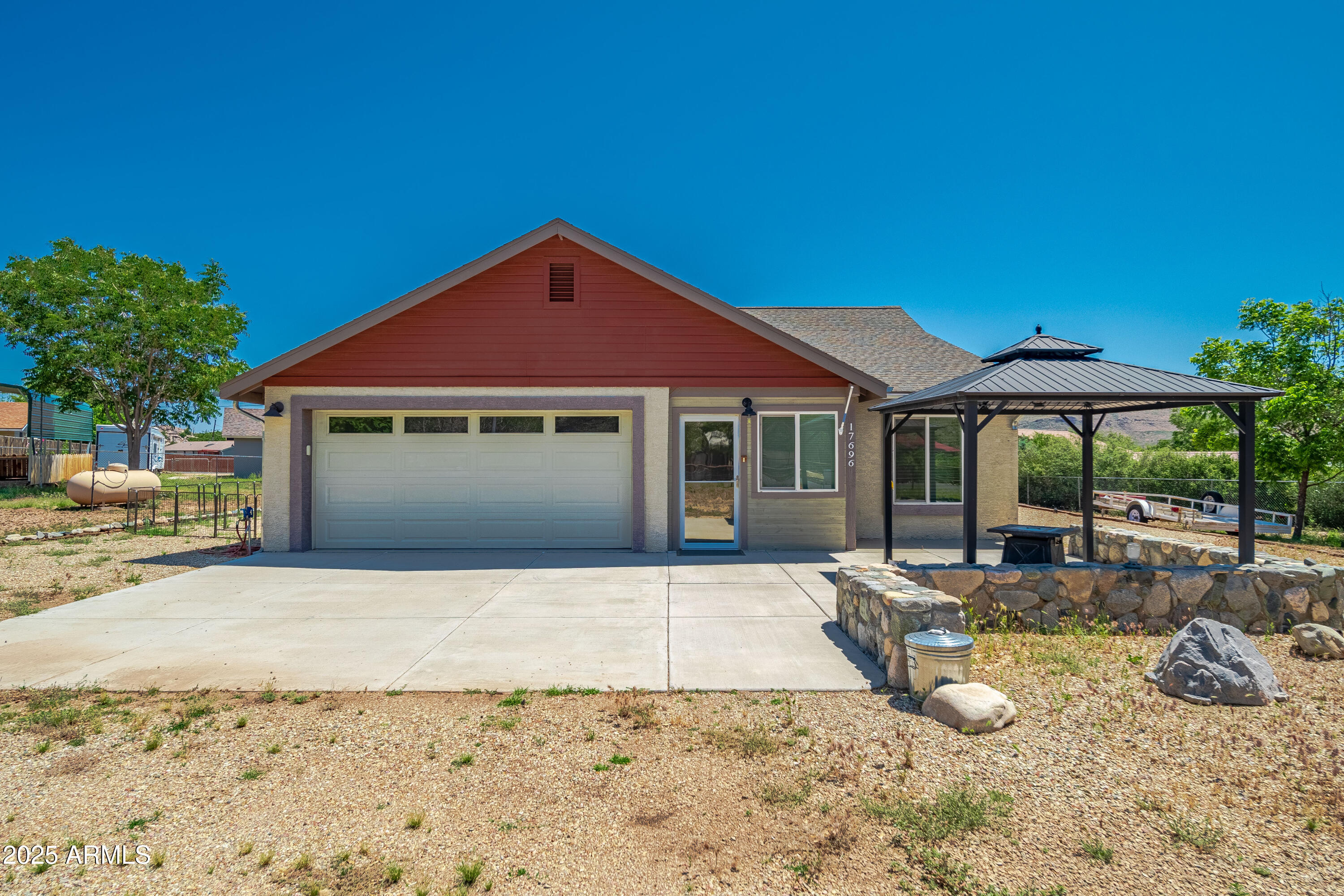 17696 W FOOTHILL Road