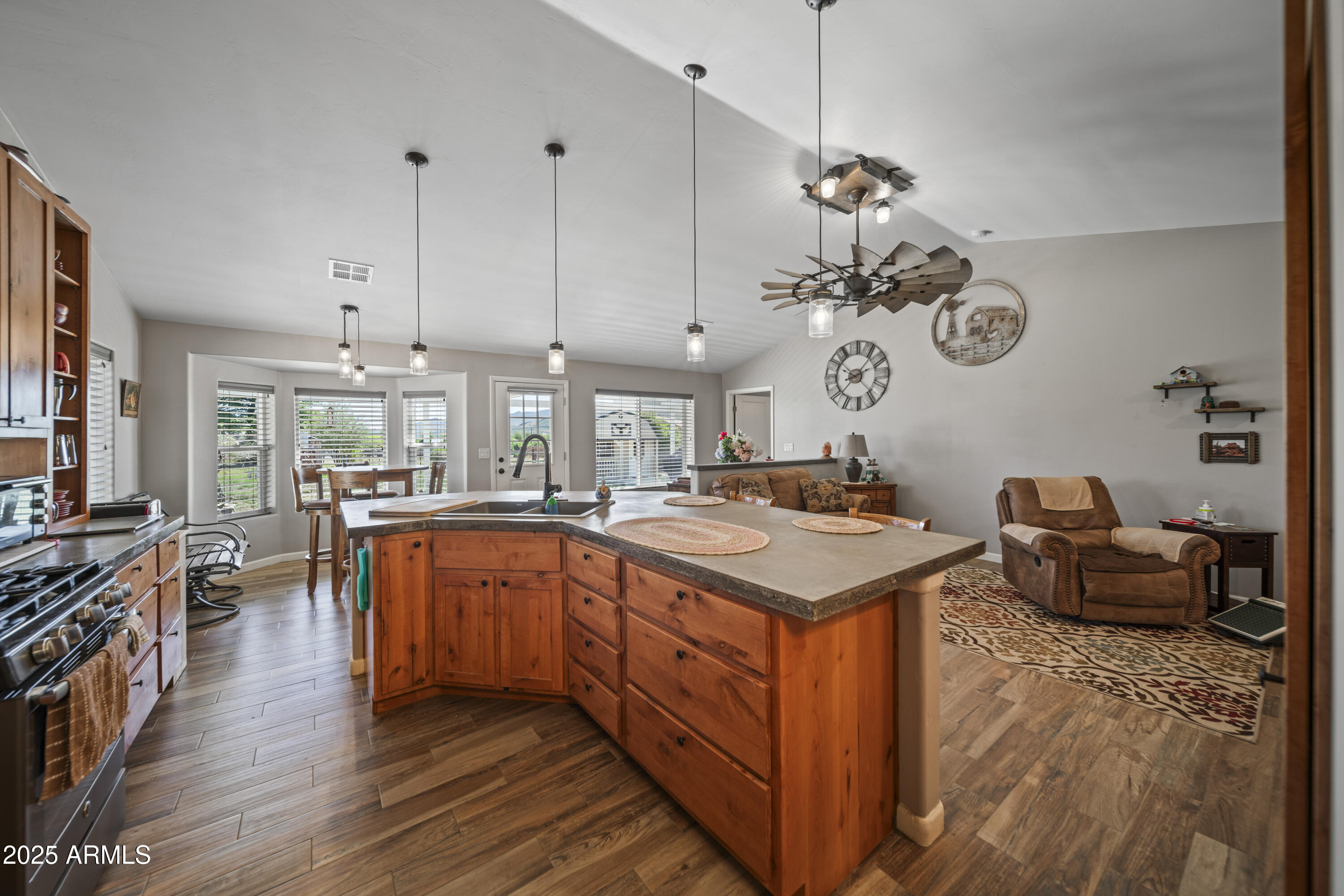 17696 W FOOTHILL Road