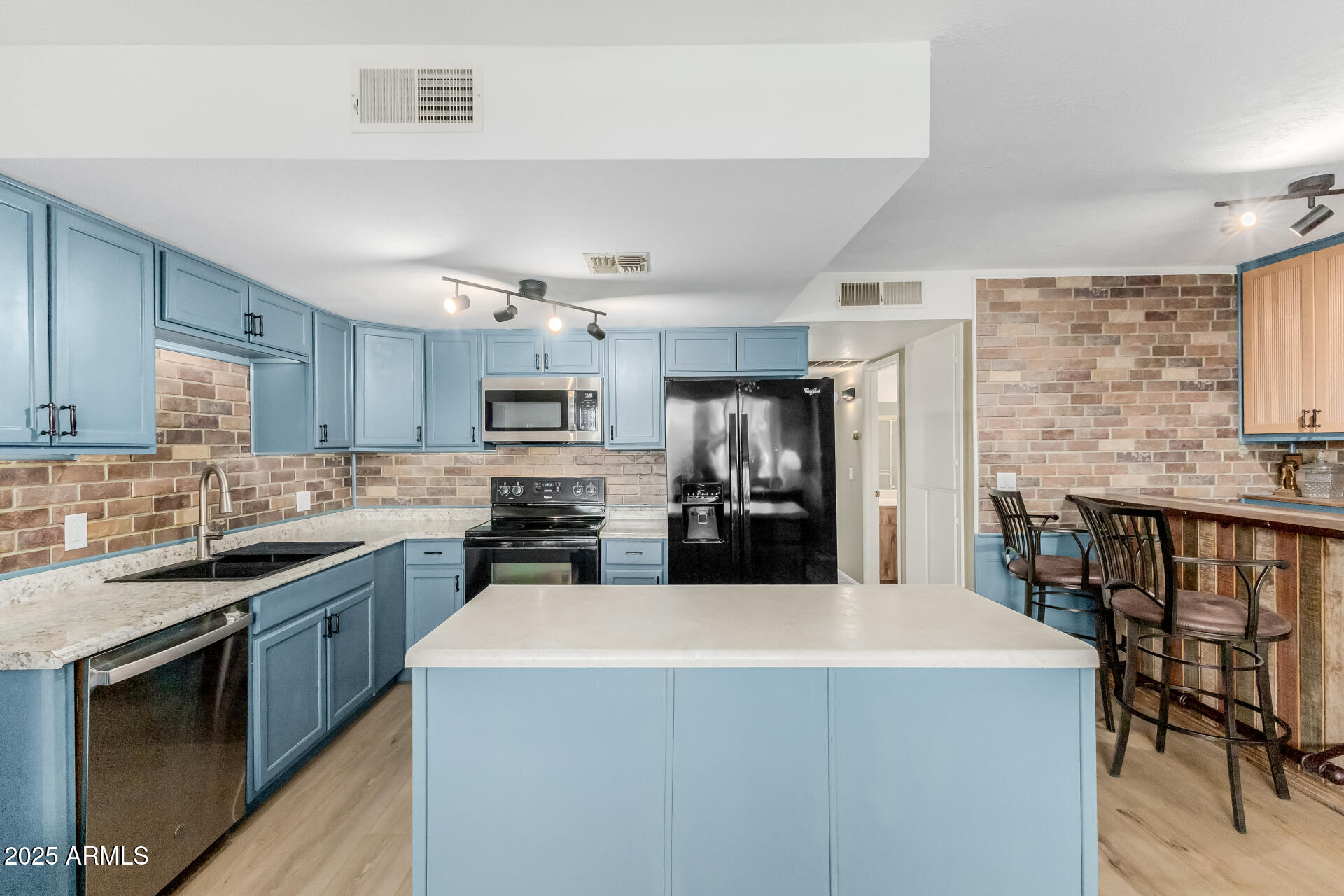 455 N TEGNER Street 54