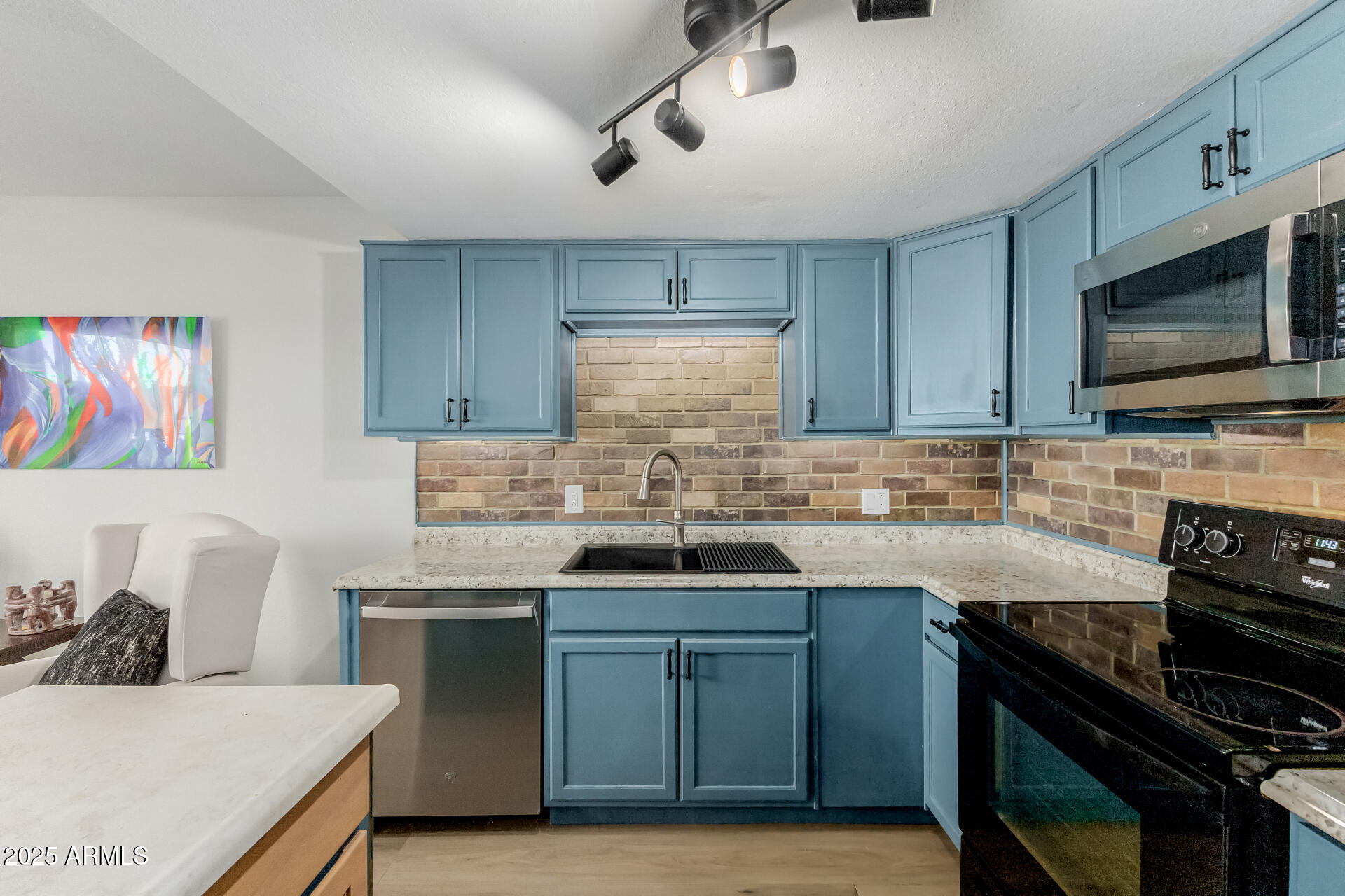 455 N TEGNER Street 54