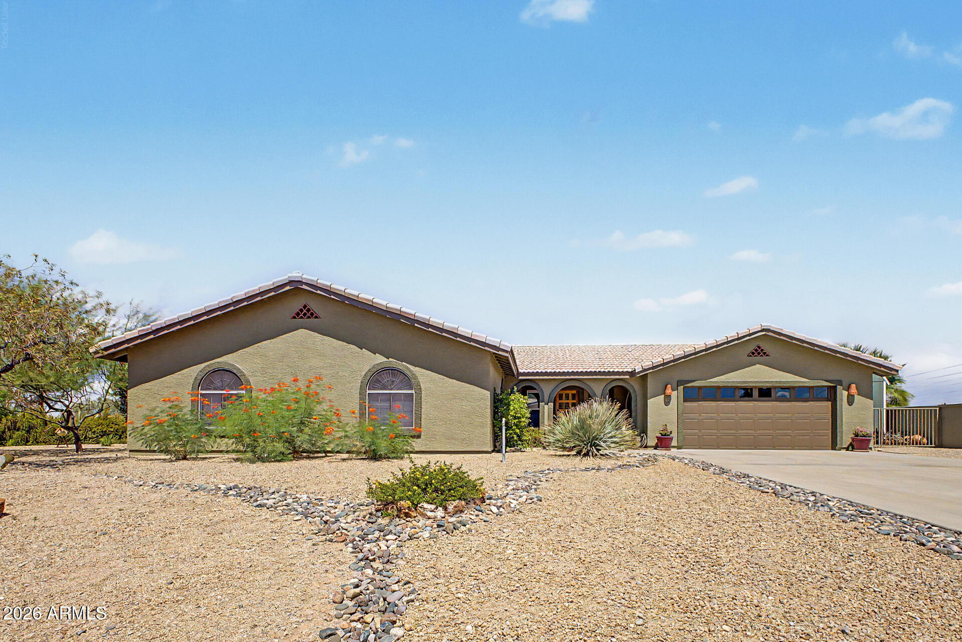 820 SIERRA VISTA Drive