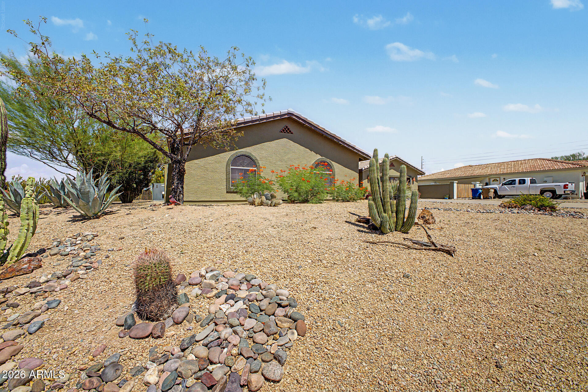 820 SIERRA VISTA Drive