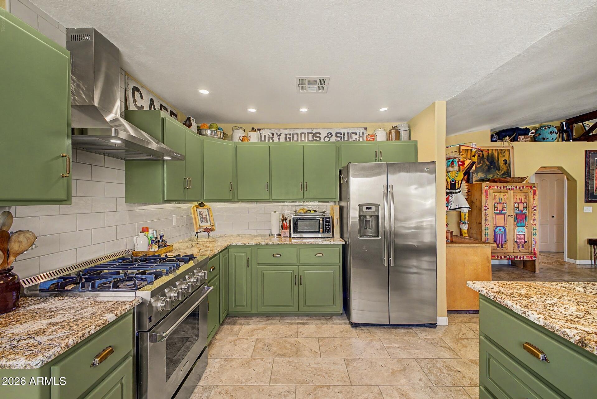 820 SIERRA VISTA Drive