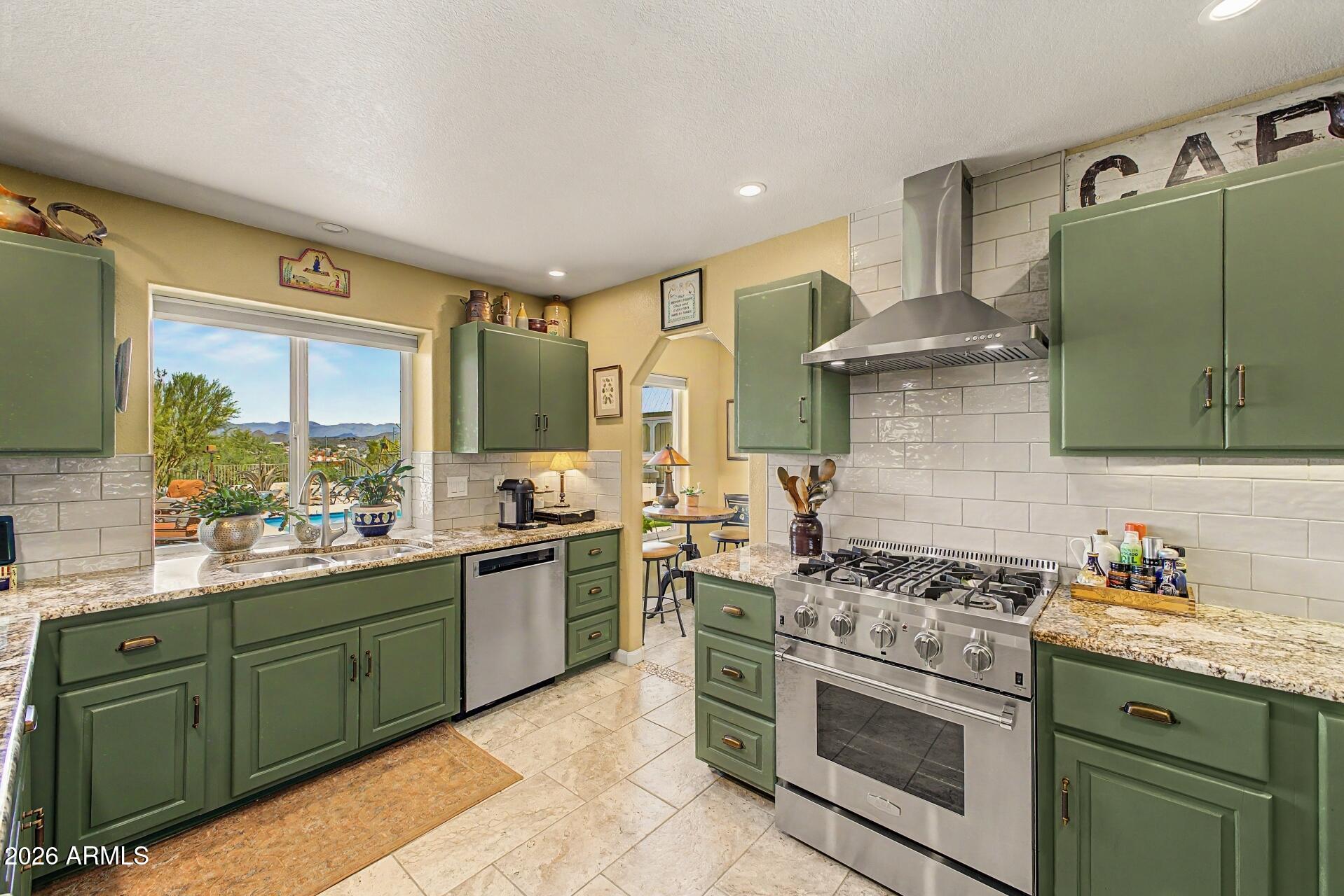 820 SIERRA VISTA Drive