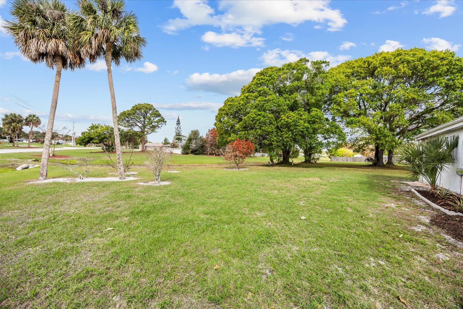 1673 SE Lyngate Drive, Port St. Lucie