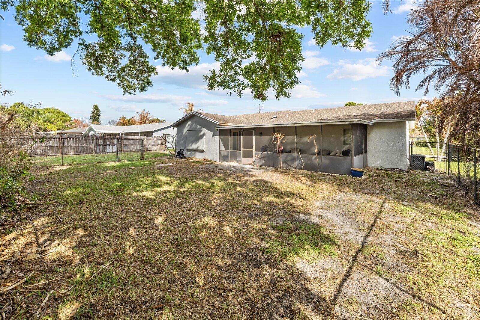 1250 SE Petunia Avenue, Port St. Lucie