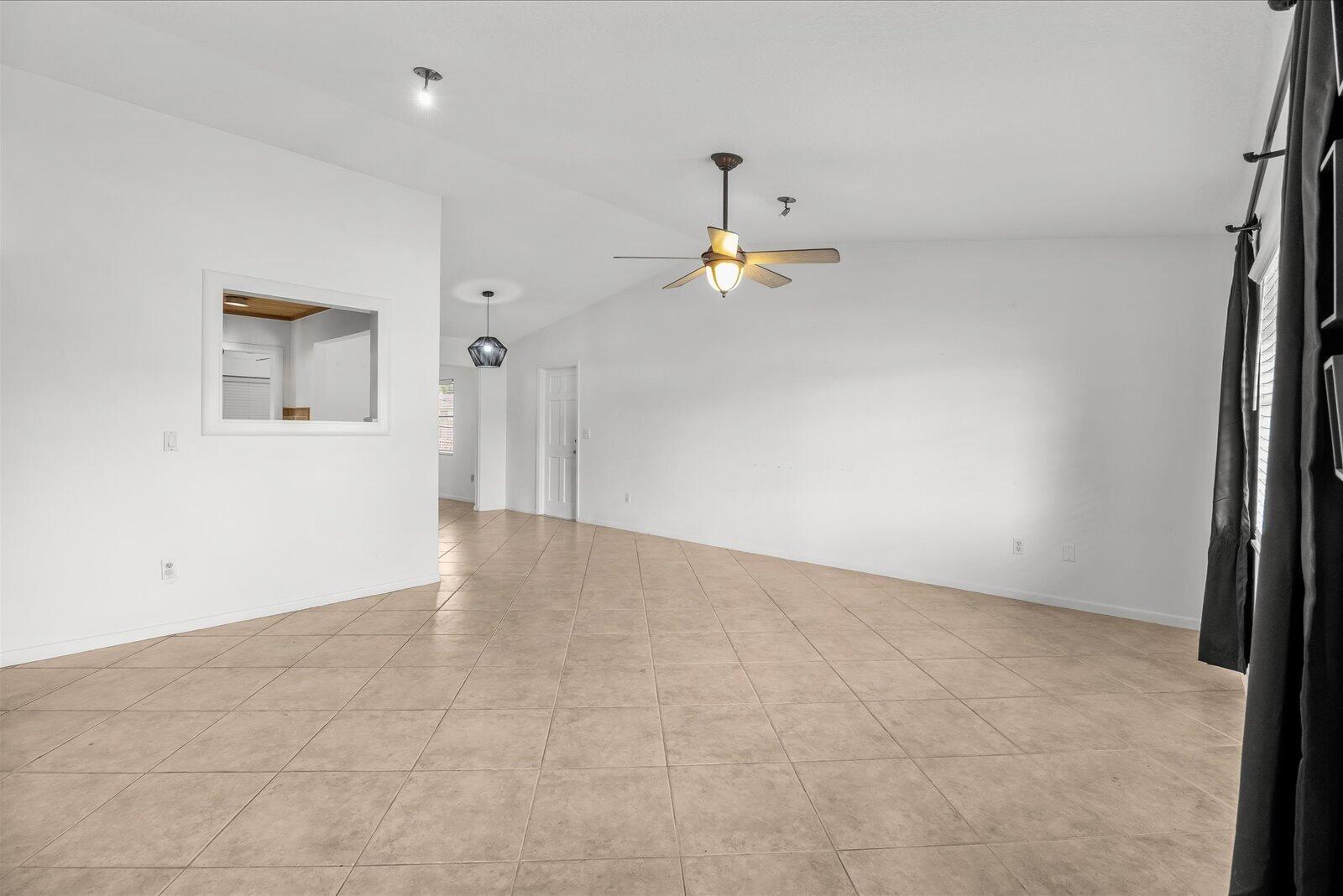 1250 SE Petunia Avenue, Port St. Lucie