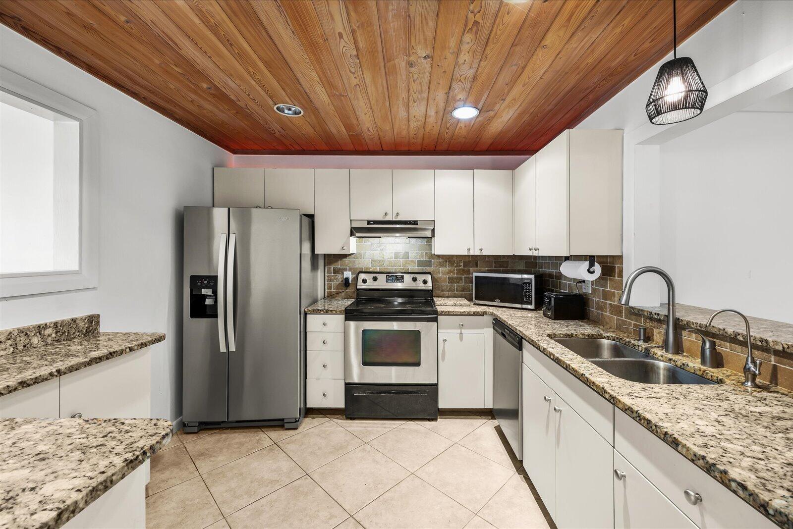 1250 SE Petunia Avenue, Port St. Lucie