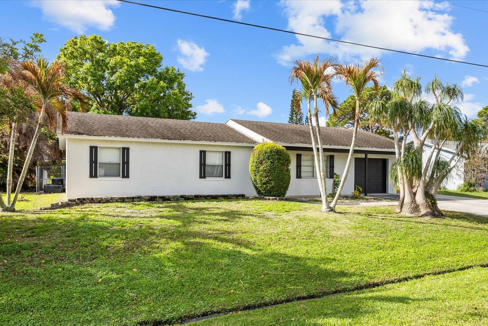 1250 SE Petunia Avenue, Port St. Lucie