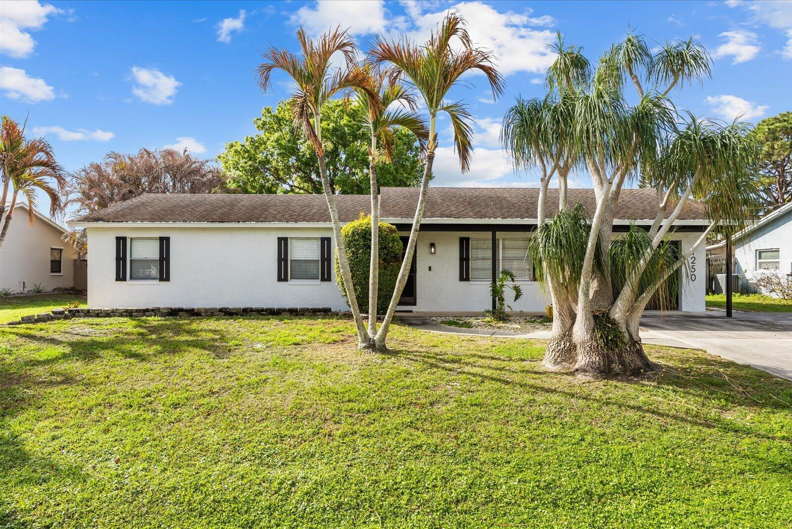 1250 SE Petunia Avenue, Port St. Lucie