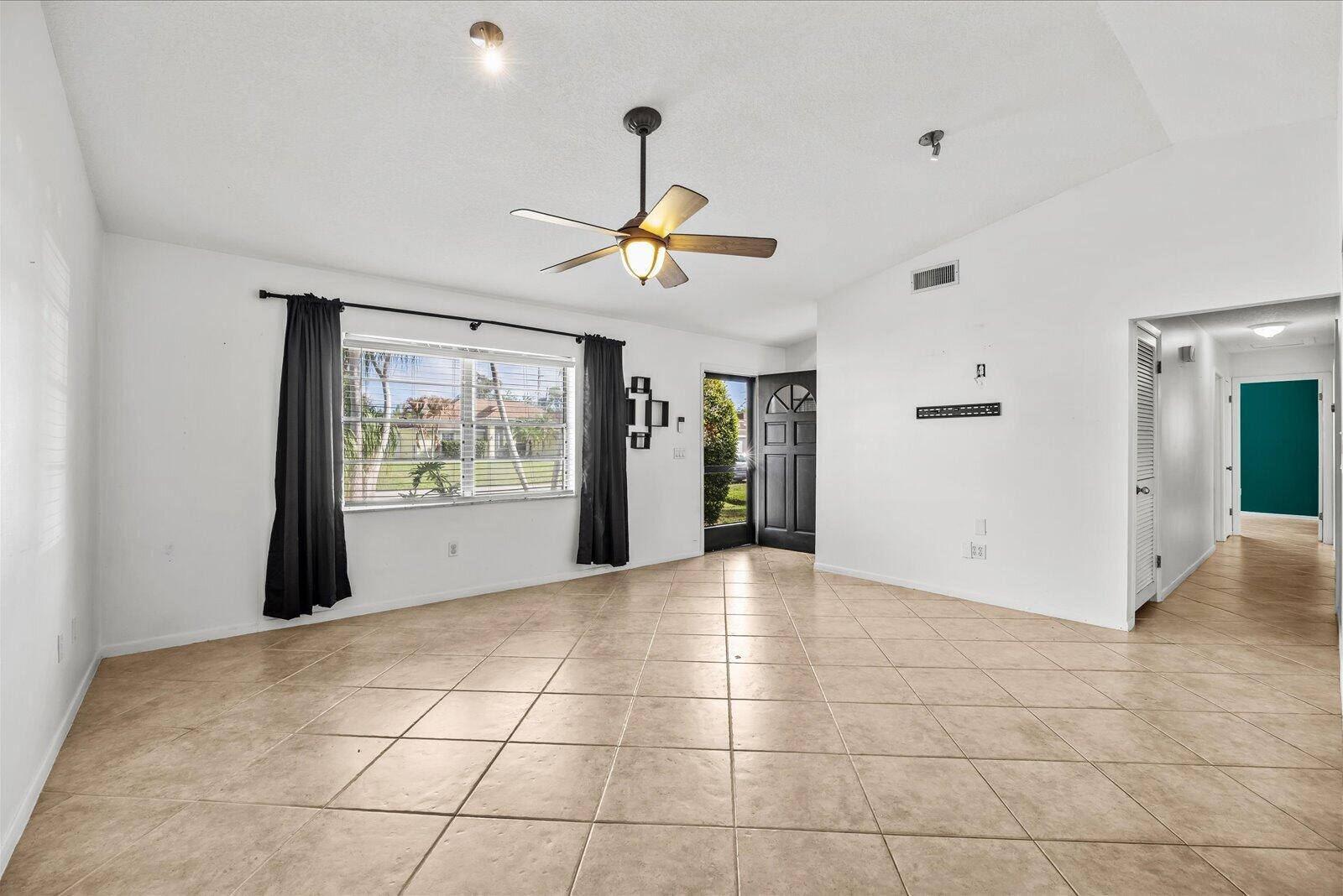 1250 SE Petunia Avenue, Port St. Lucie
