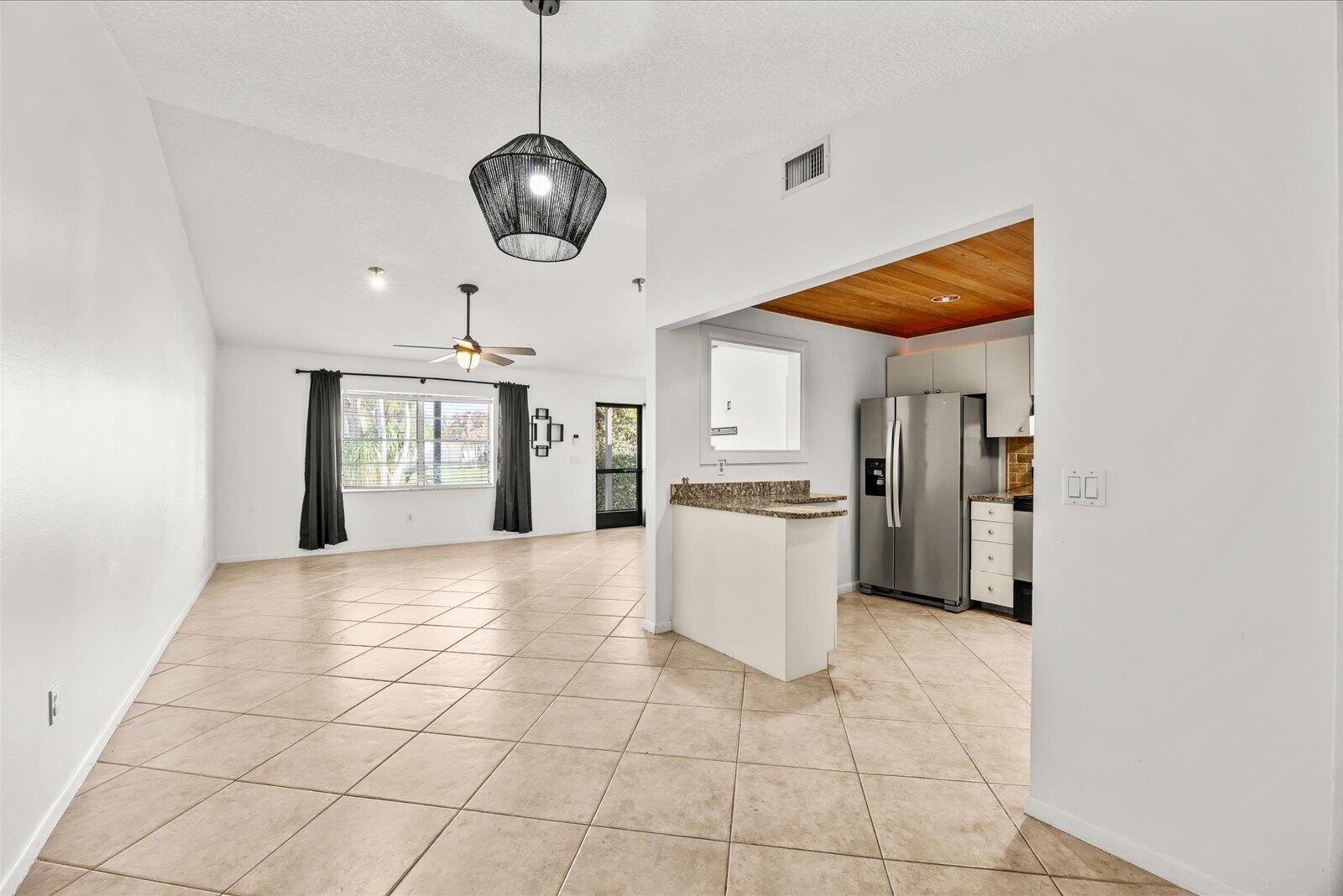 1250 SE Petunia Avenue, Port St. Lucie