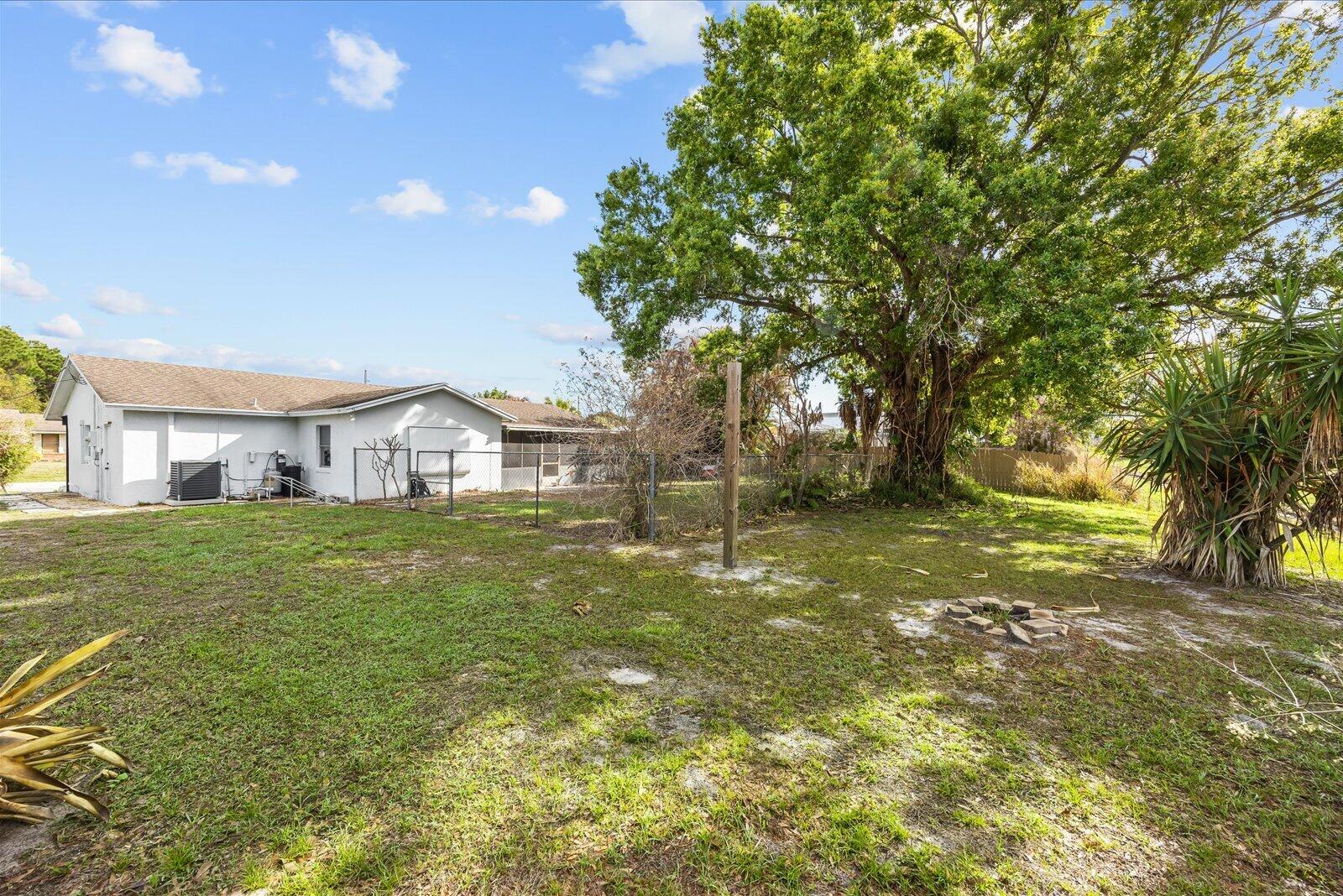 1250 SE Petunia Avenue, Port St. Lucie