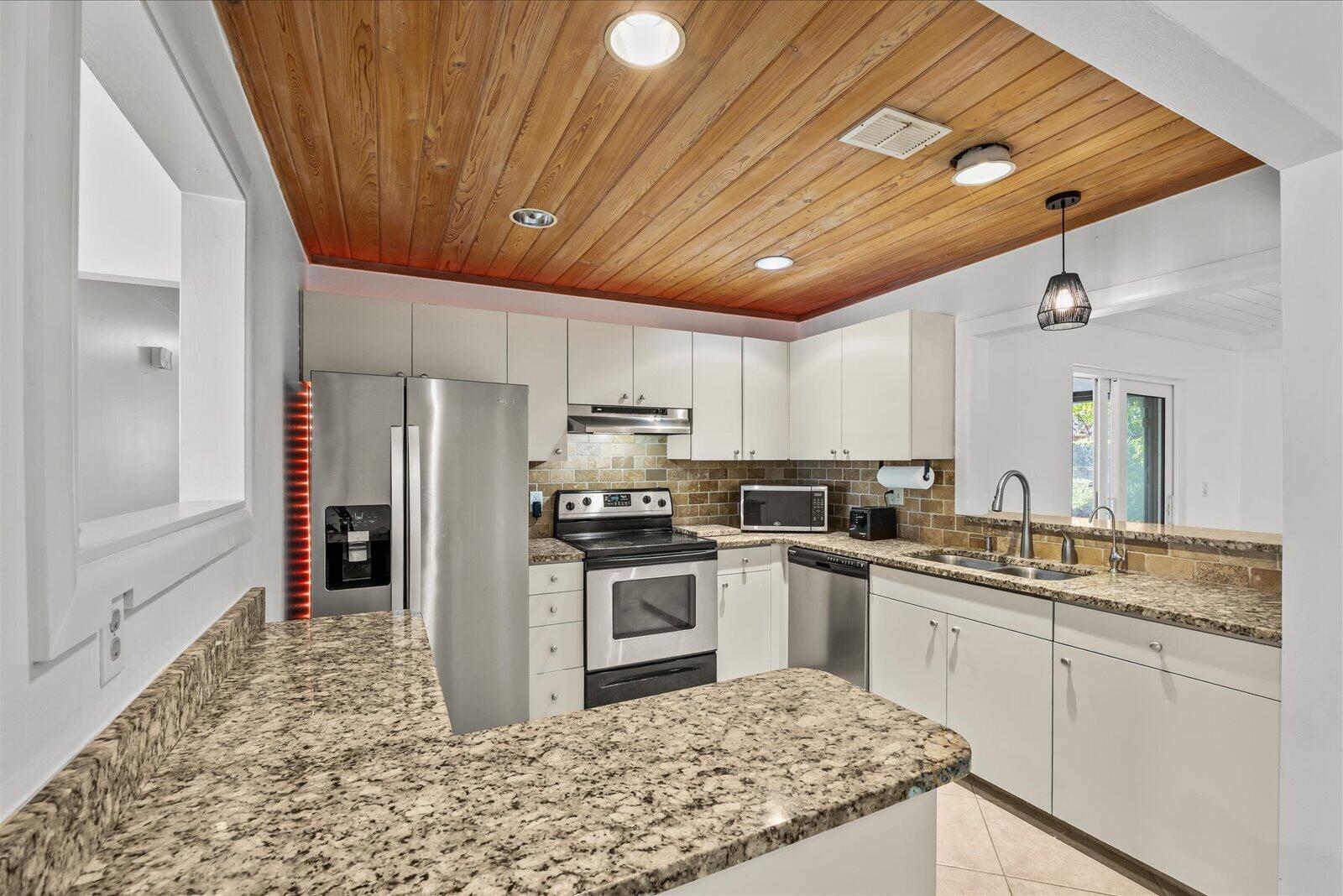 1250 SE Petunia Avenue, Port St. Lucie