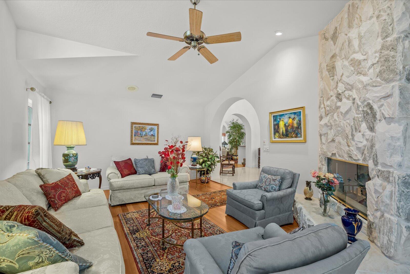 340 SE Saint Lucie Boulevard