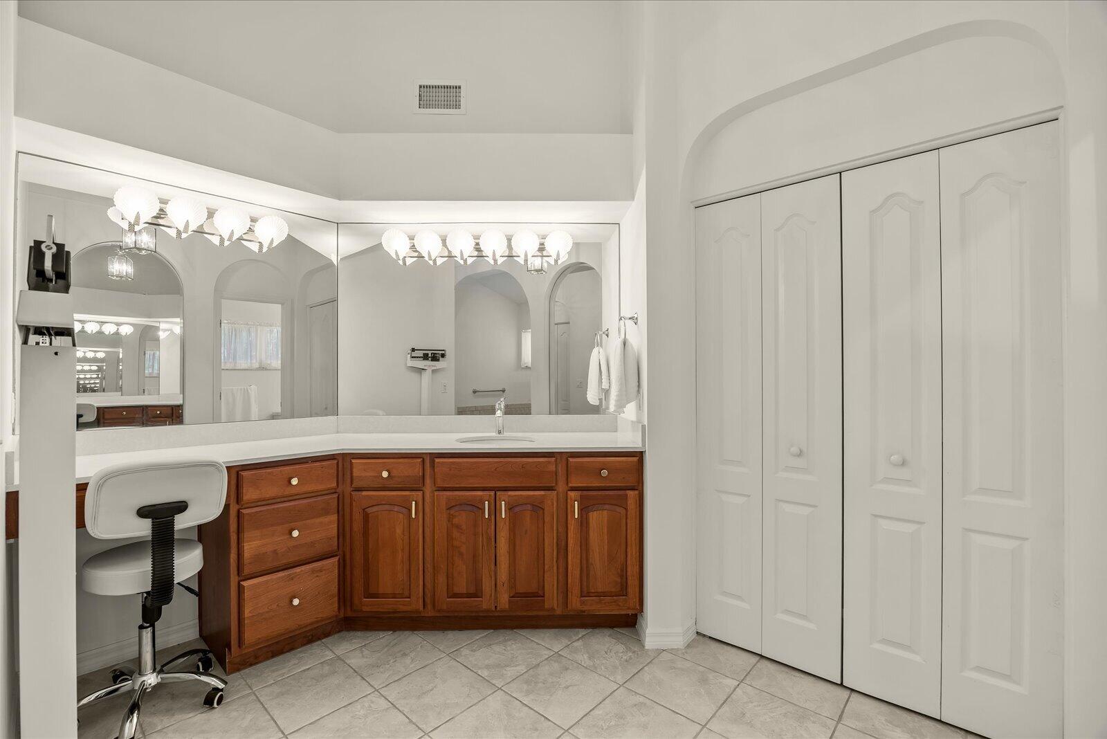 340 SE Saint Lucie Boulevard