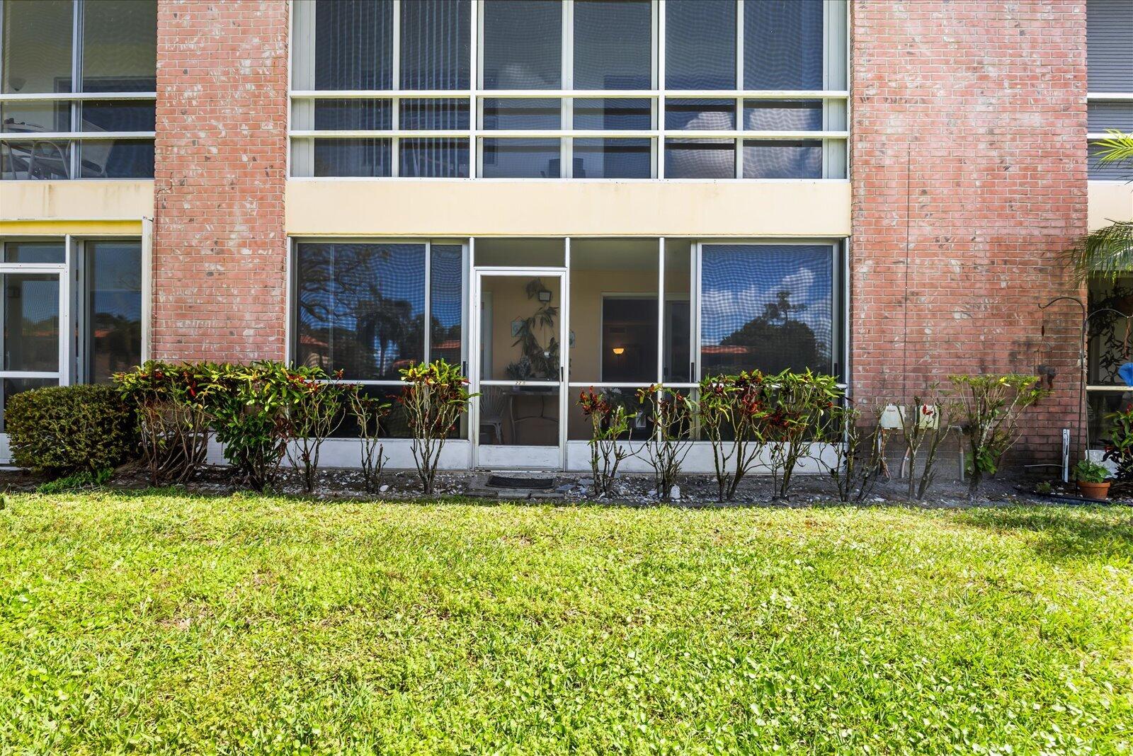 1943 SW Palm City Road 22-d