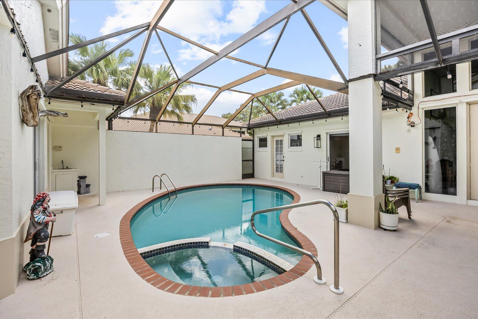 1515 NW Sawgrass Way