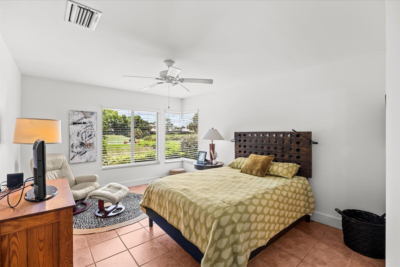 2001 NW Laurel Oak Lane