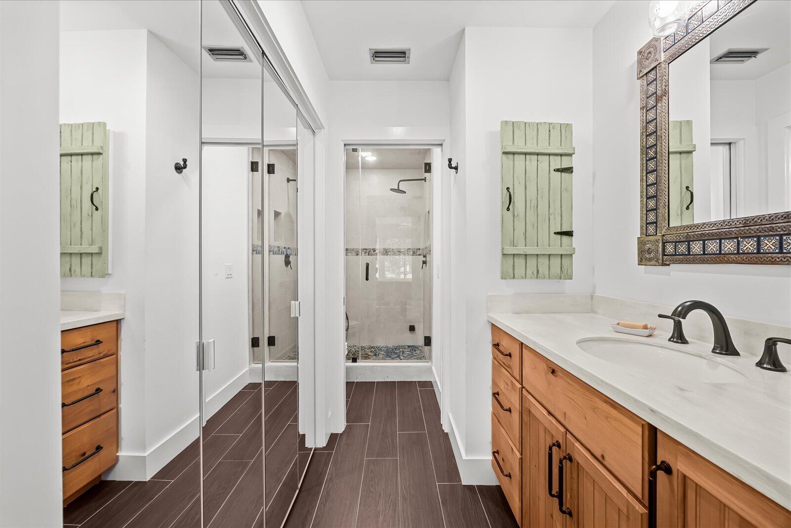 2001 NW Laurel Oak Lane