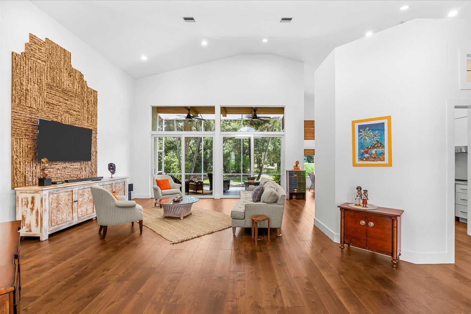 2001 NW Laurel Oak Lane