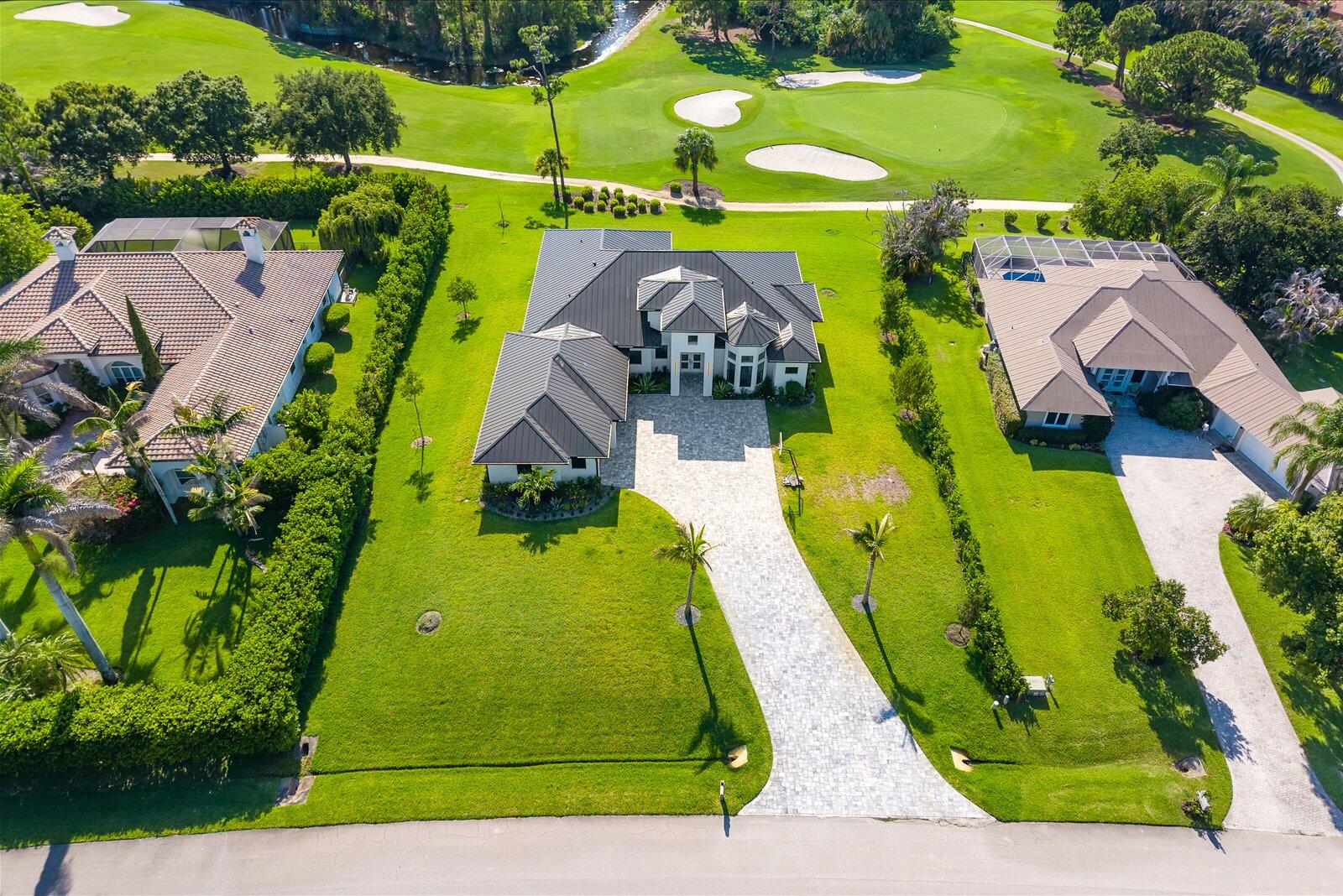 896 SW Squire Johns Lane