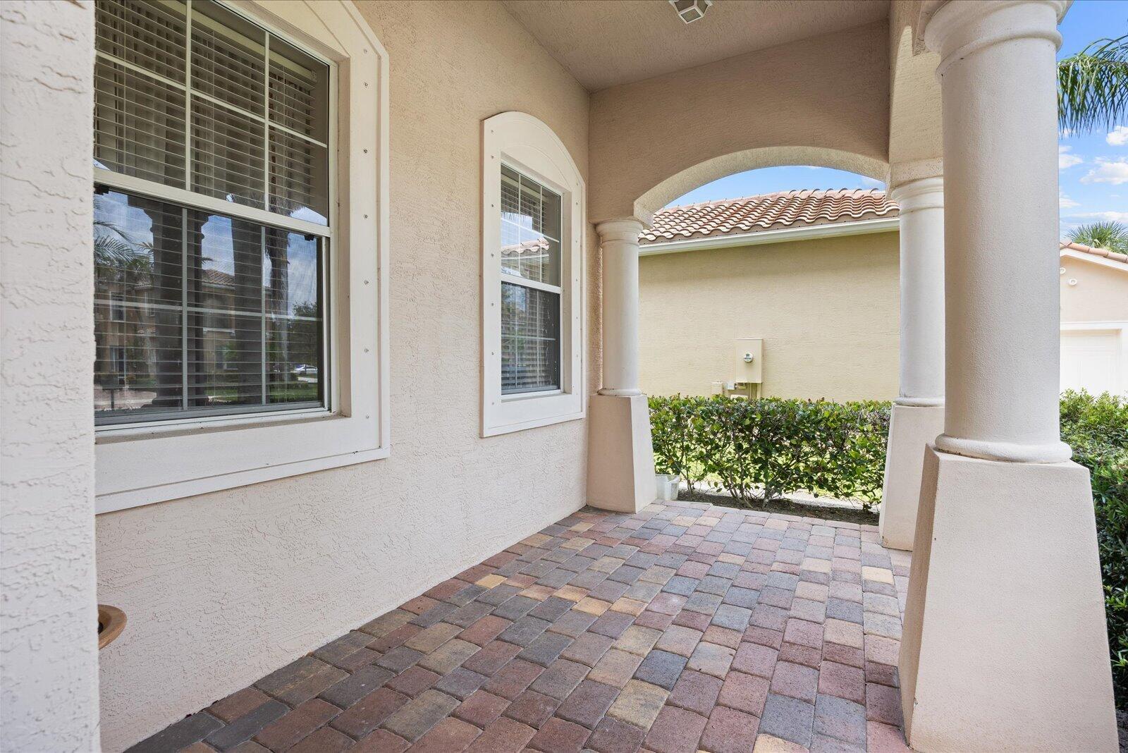 5718 SW Bald Eagle Drive