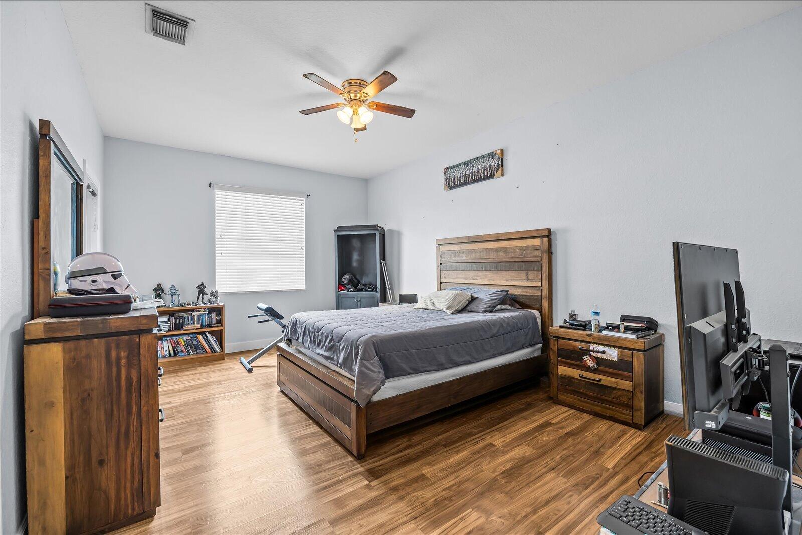 5718 SW Bald Eagle Drive
