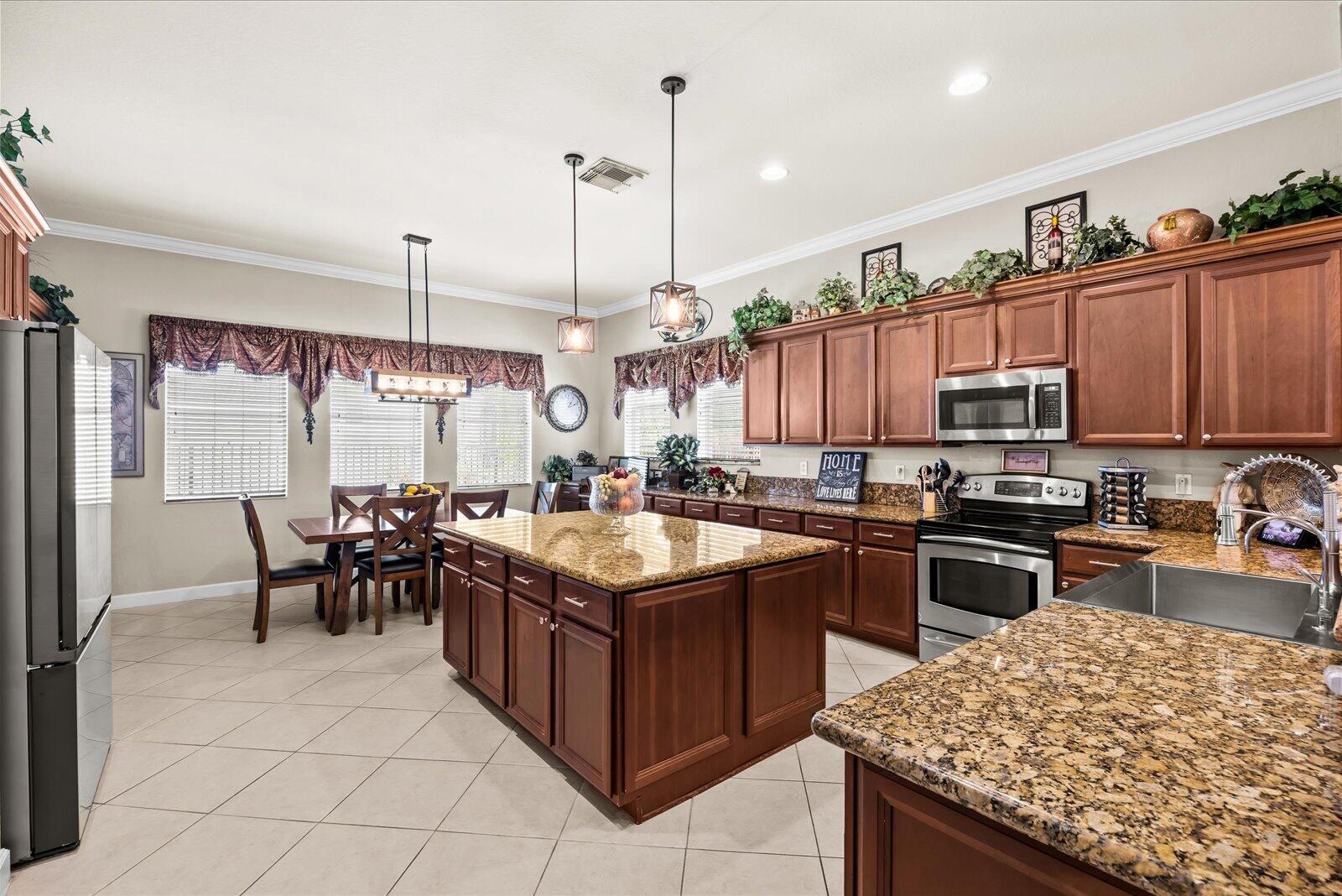 5718 SW Bald Eagle Drive