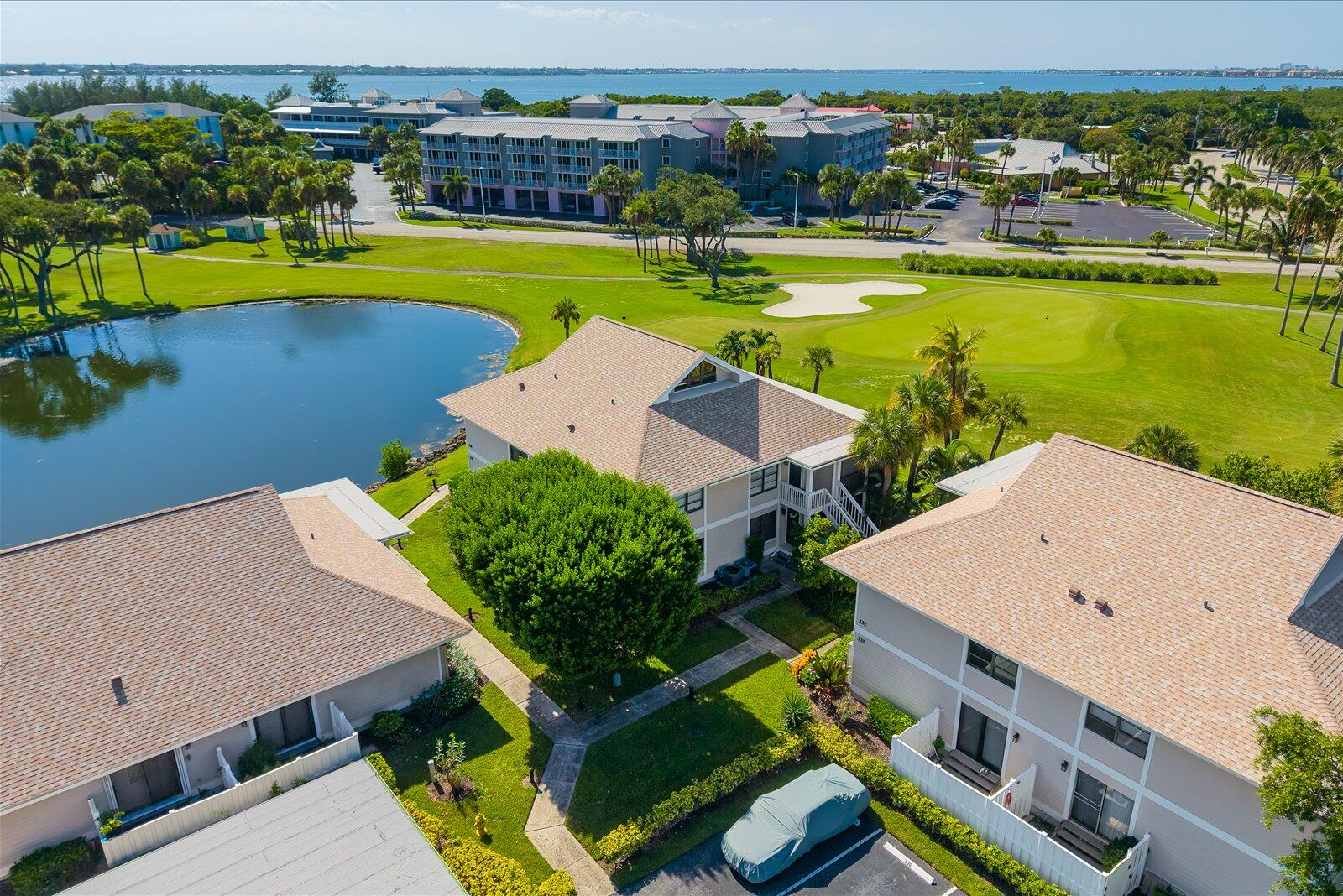 333 NE GOLFVIEW Circle