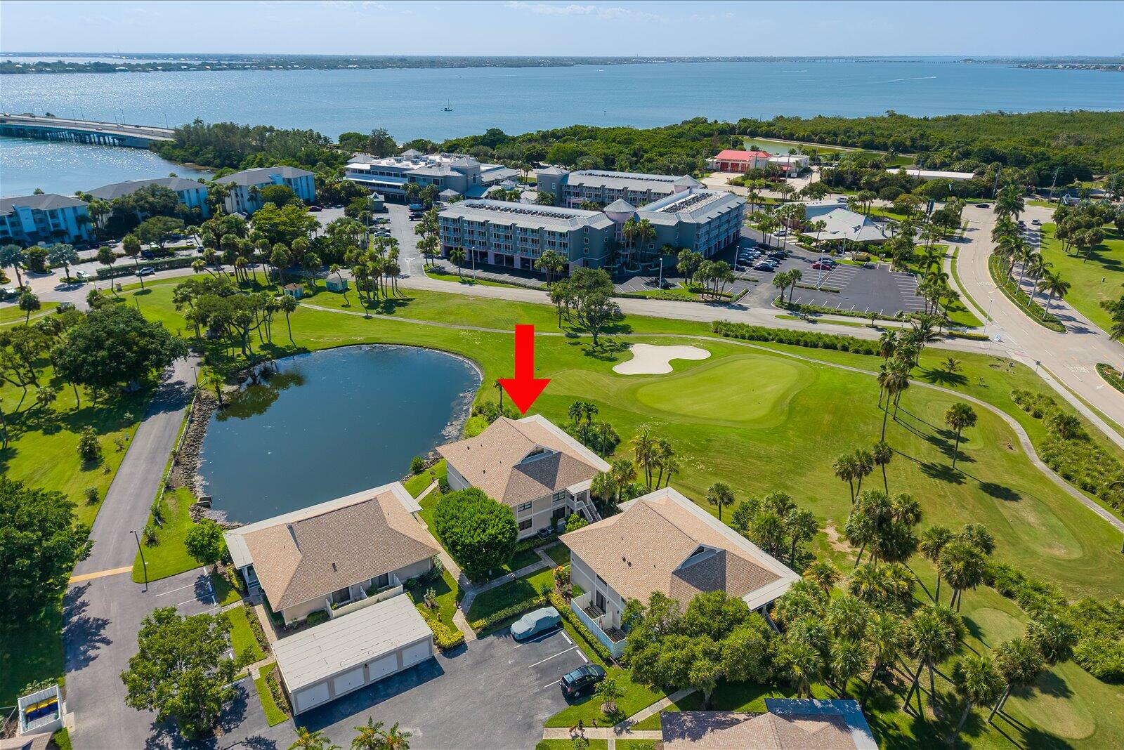 333 NE GOLFVIEW Circle