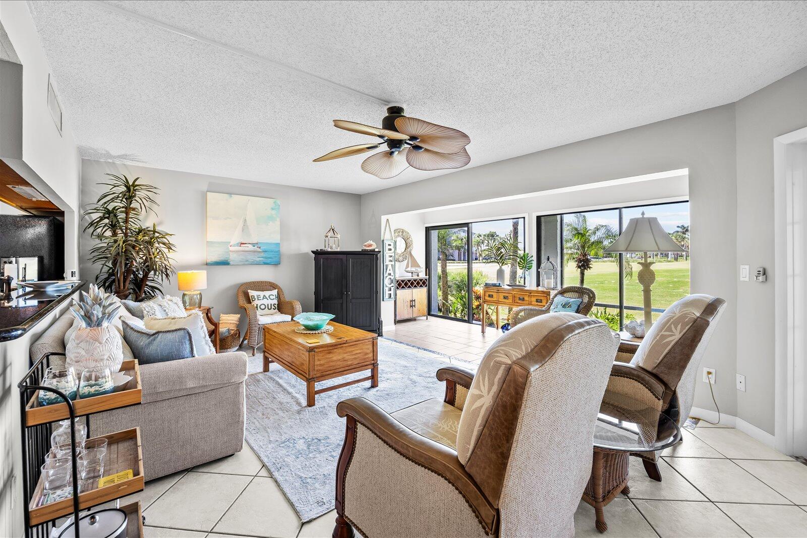 333 NE GOLFVIEW Circle