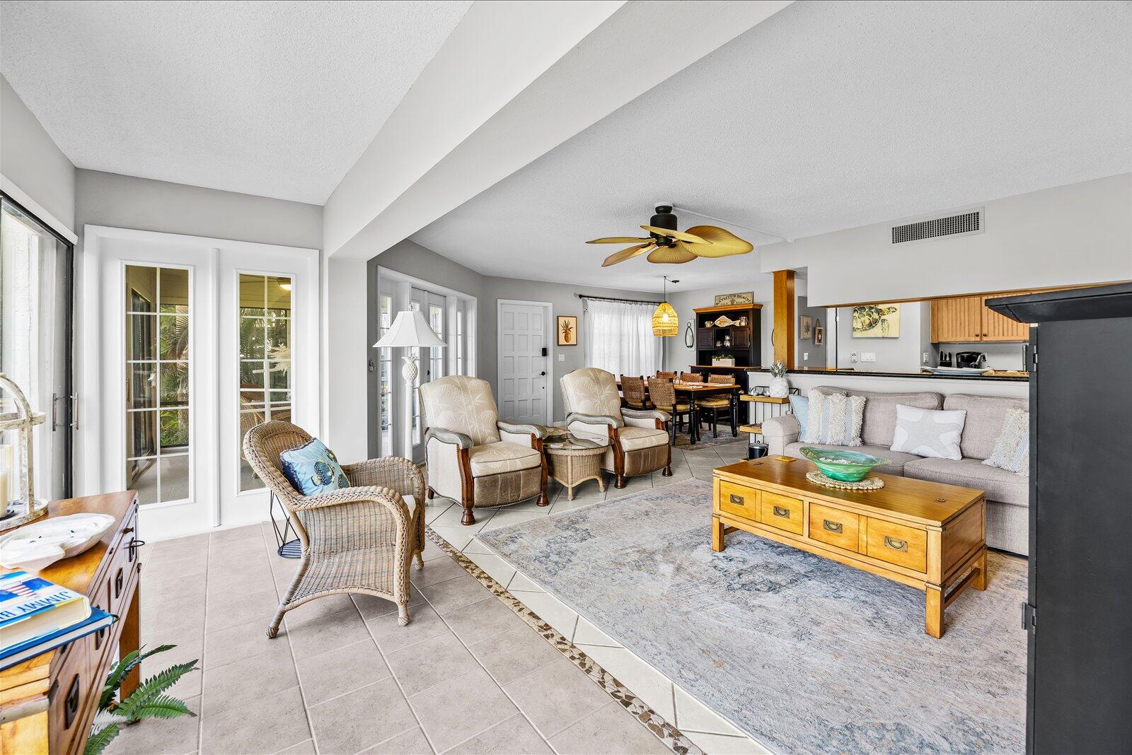 333 NE GOLFVIEW Circle
