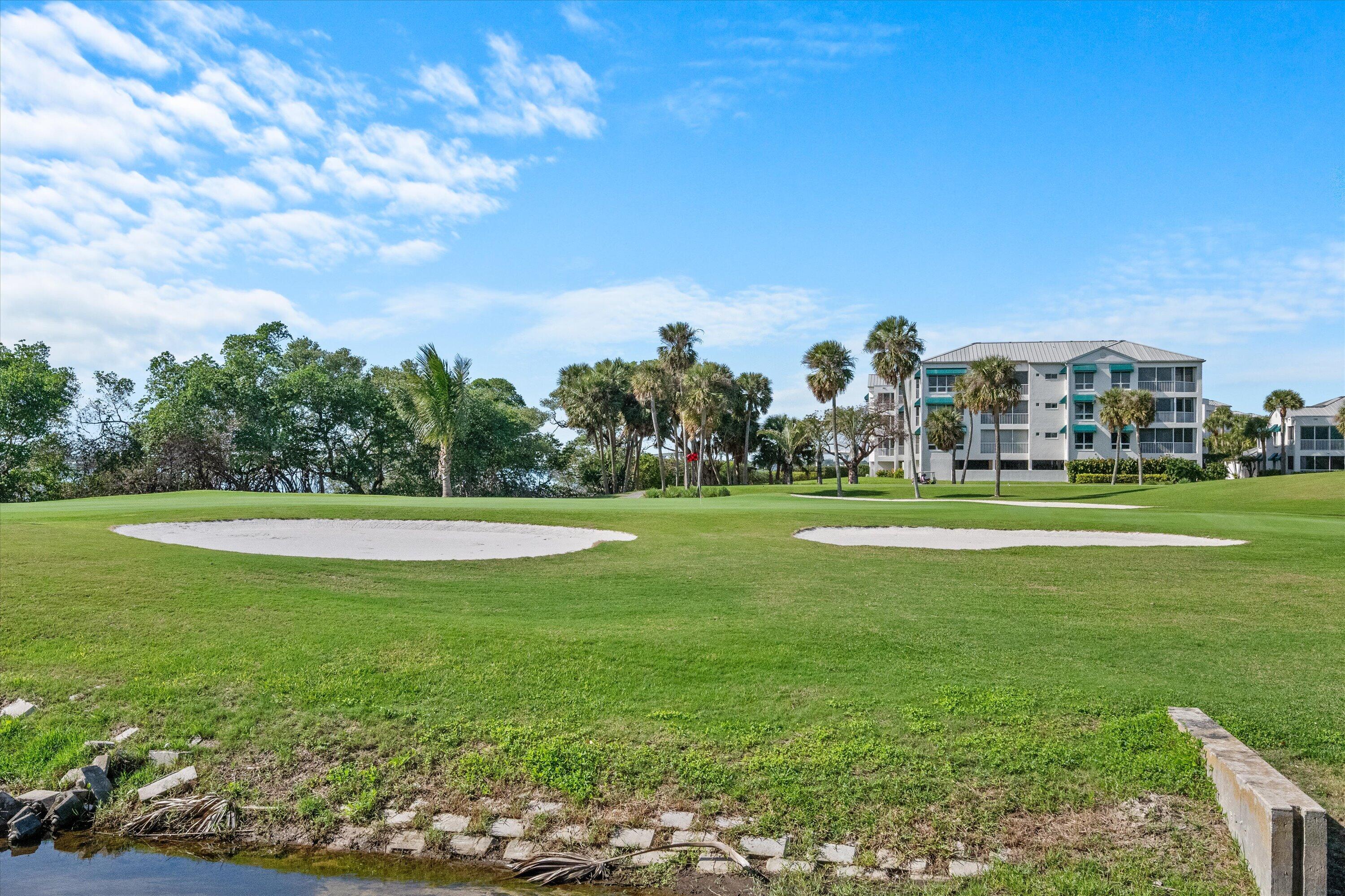 333 NE GOLFVIEW Circle
