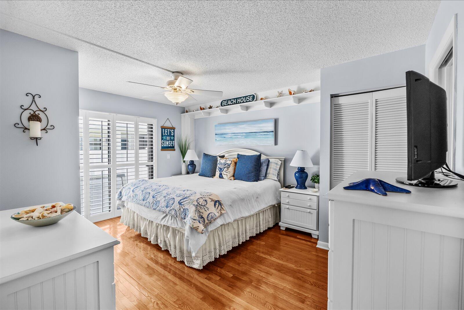 333 NE GOLFVIEW Circle