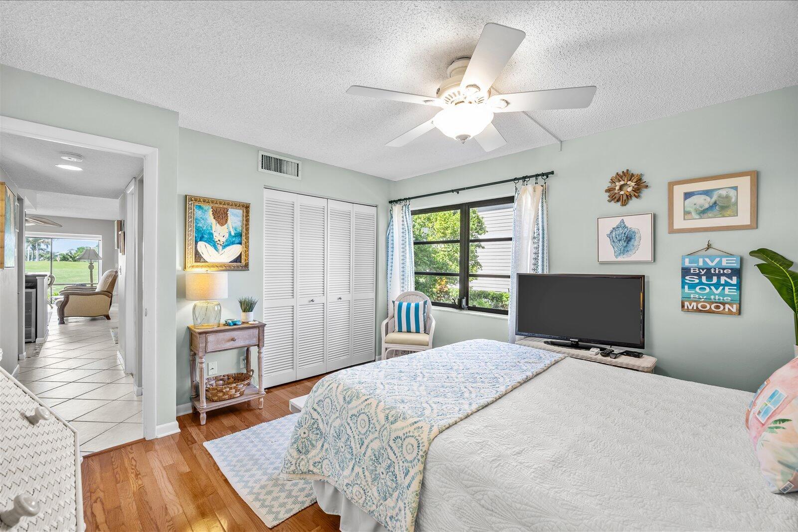 333 NE GOLFVIEW Circle