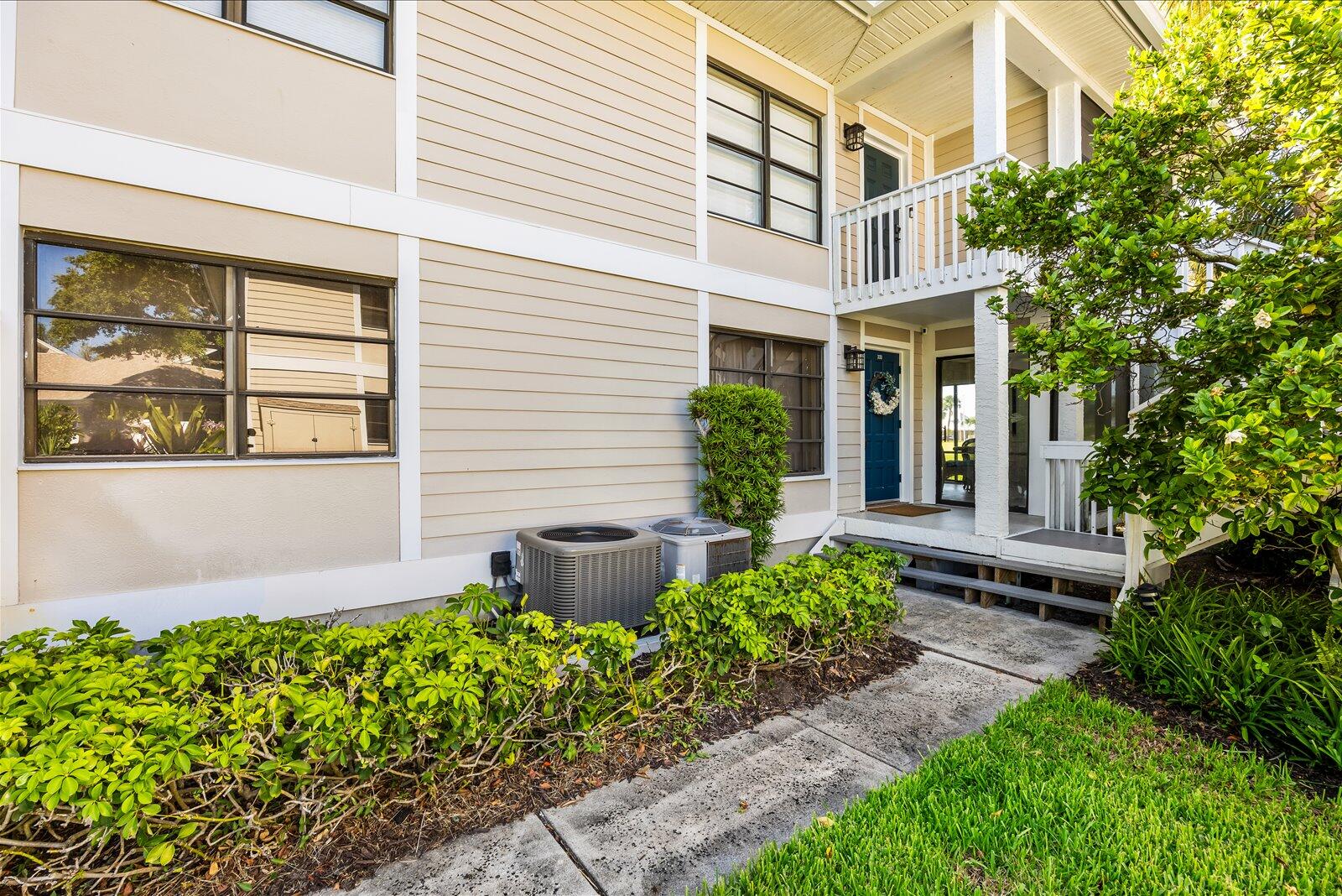 333 NE GOLFVIEW Circle