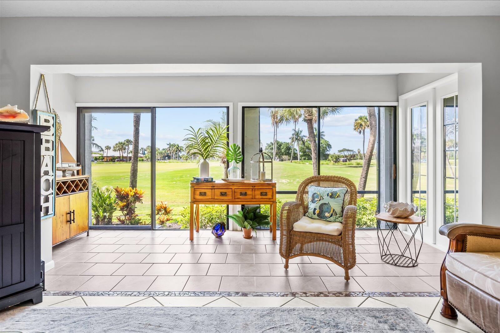 333 NE GOLFVIEW Circle