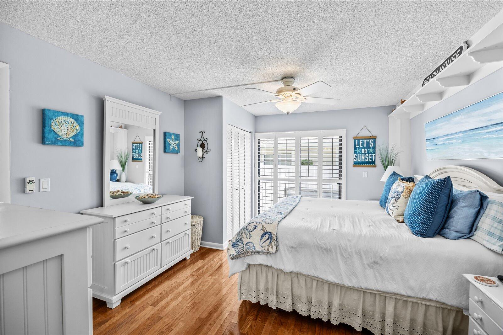 333 NE GOLFVIEW Circle