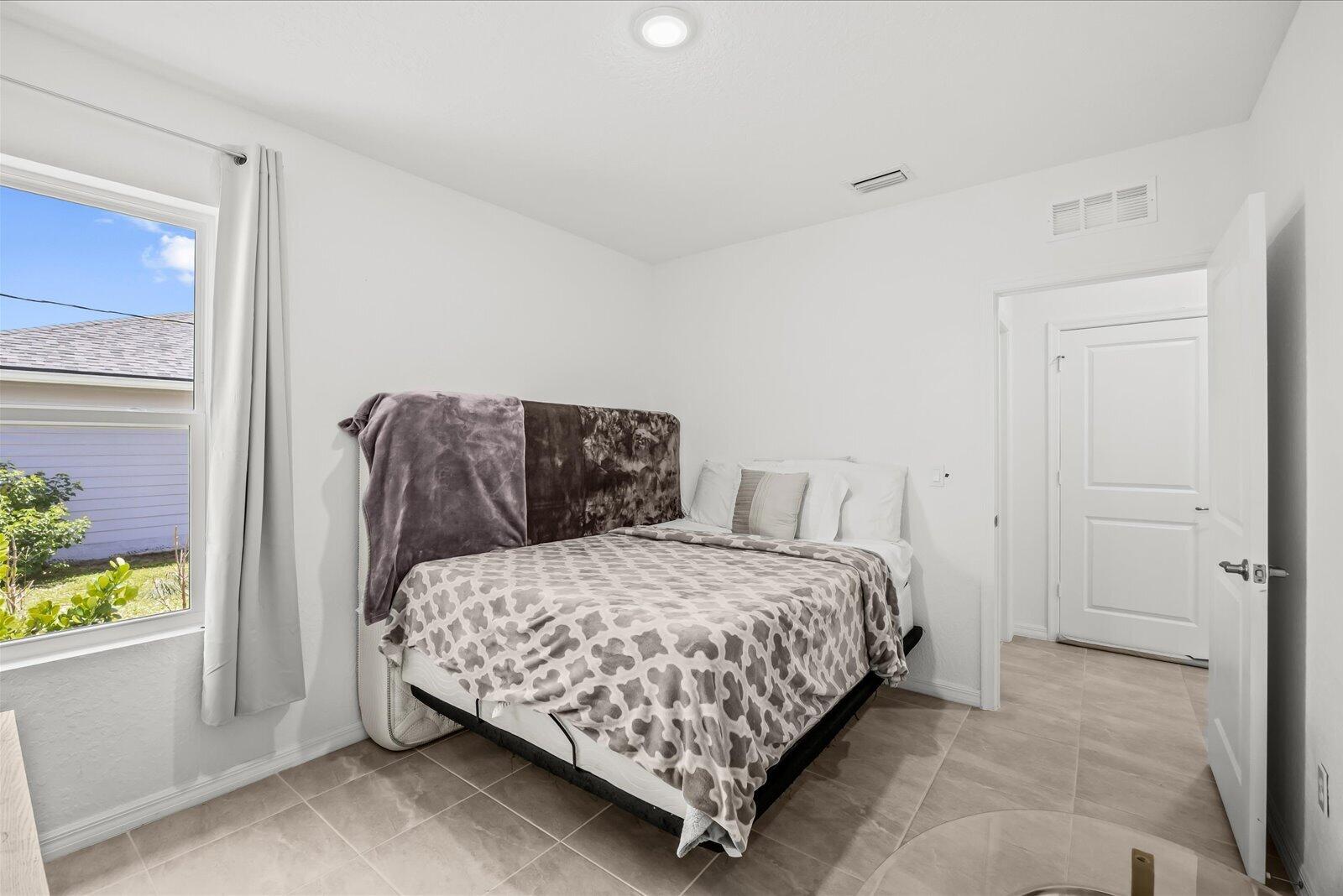 837 SW CALIFORNIA Boulevard, Port St. Lucie