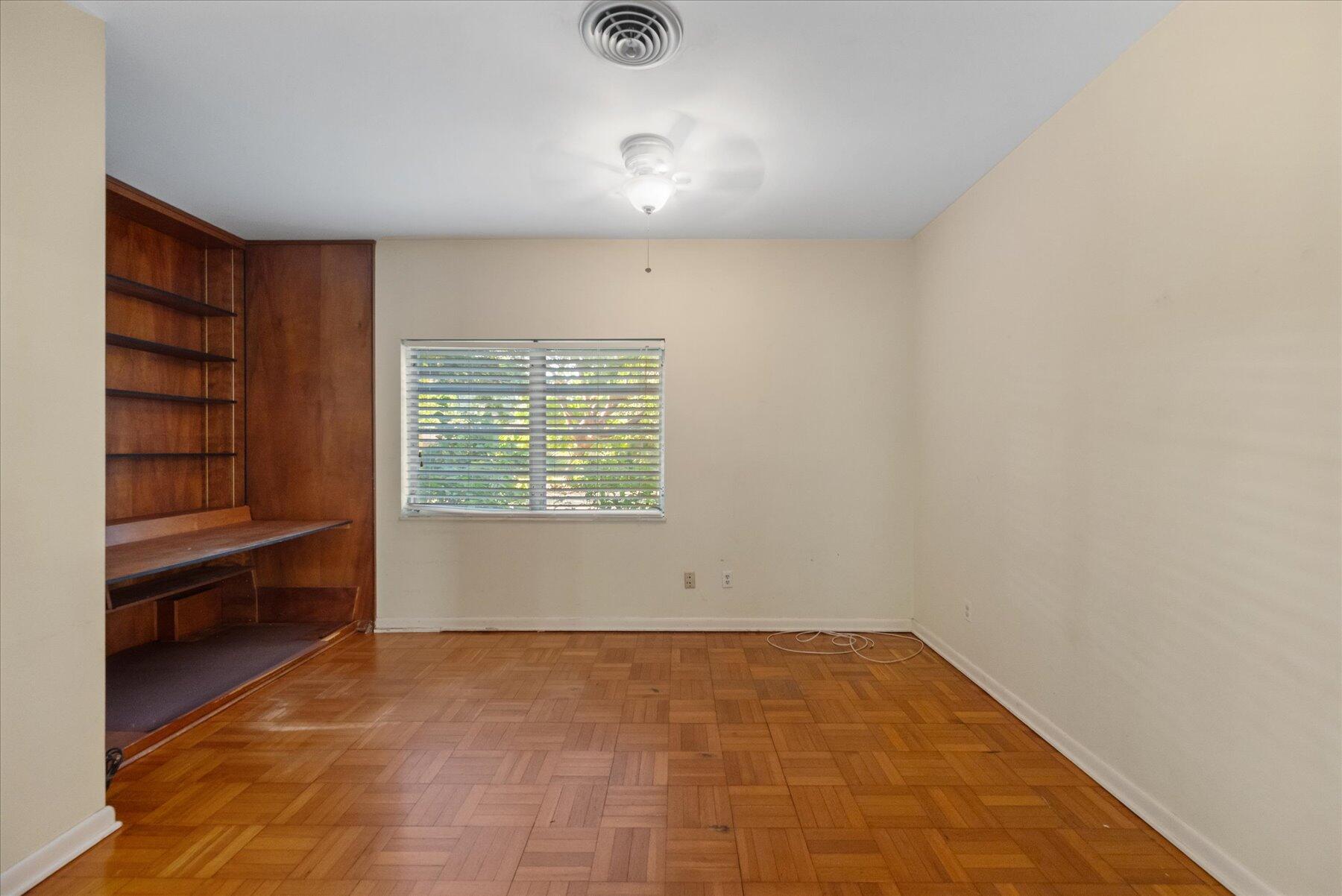 24/22 Via Lucindia Drive