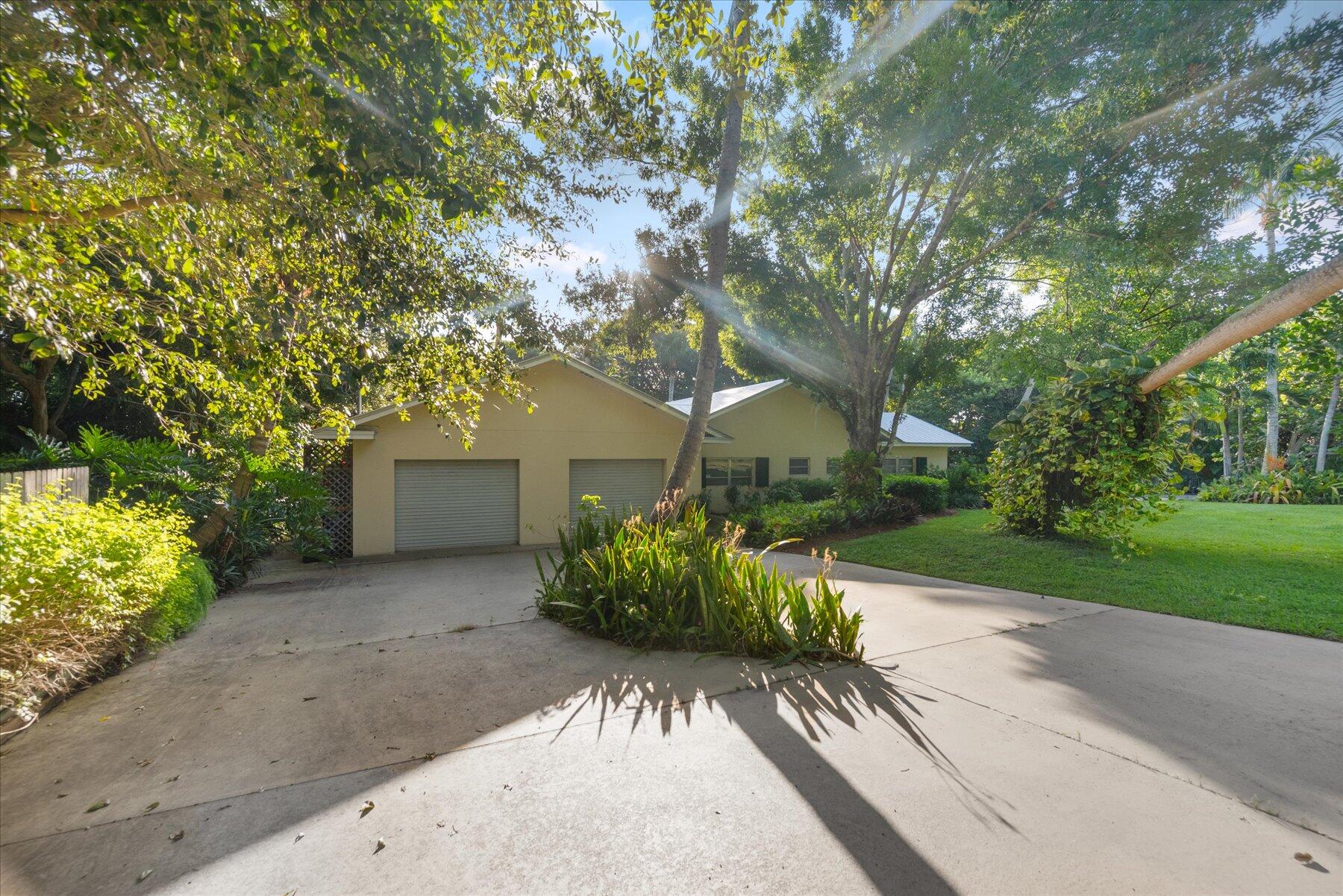 24/22 Via Lucindia Drive