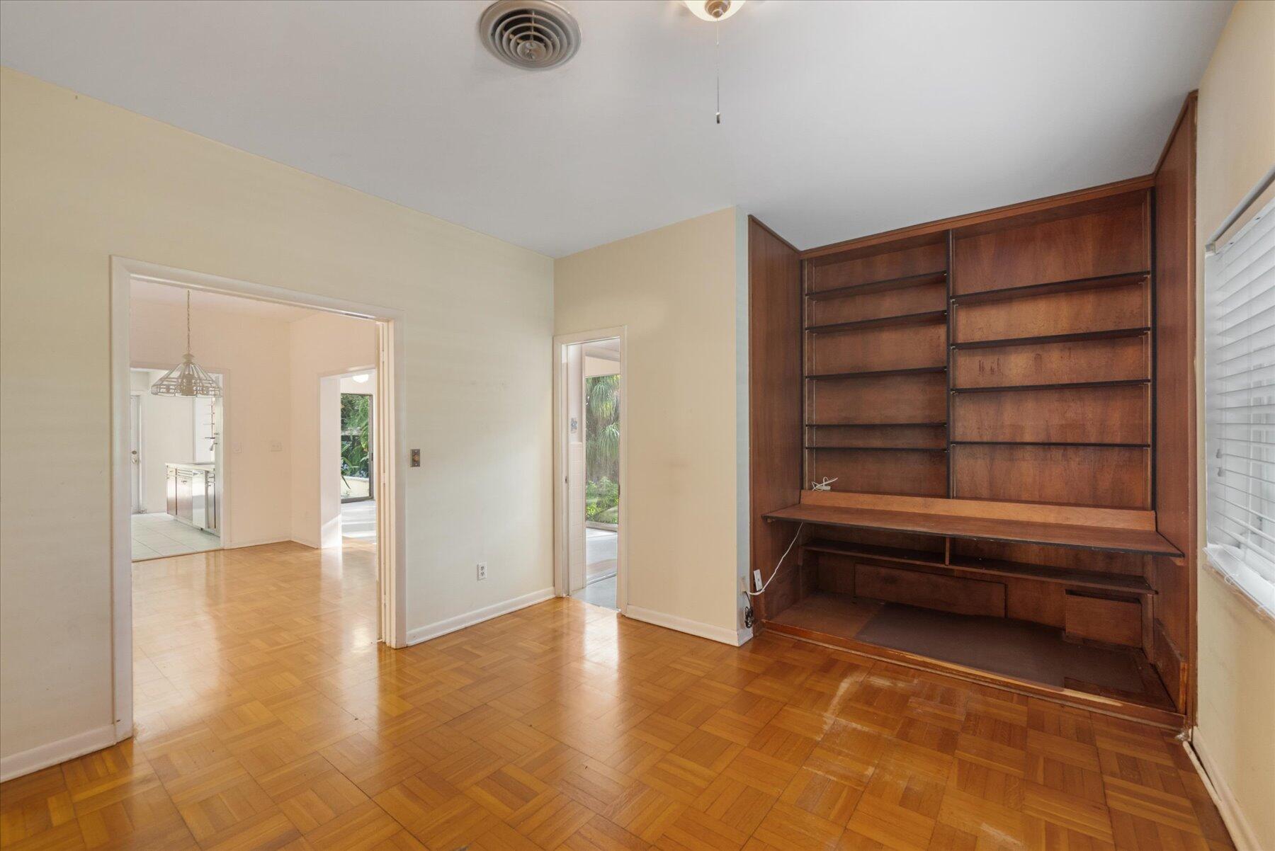 24/22 Via Lucindia Drive